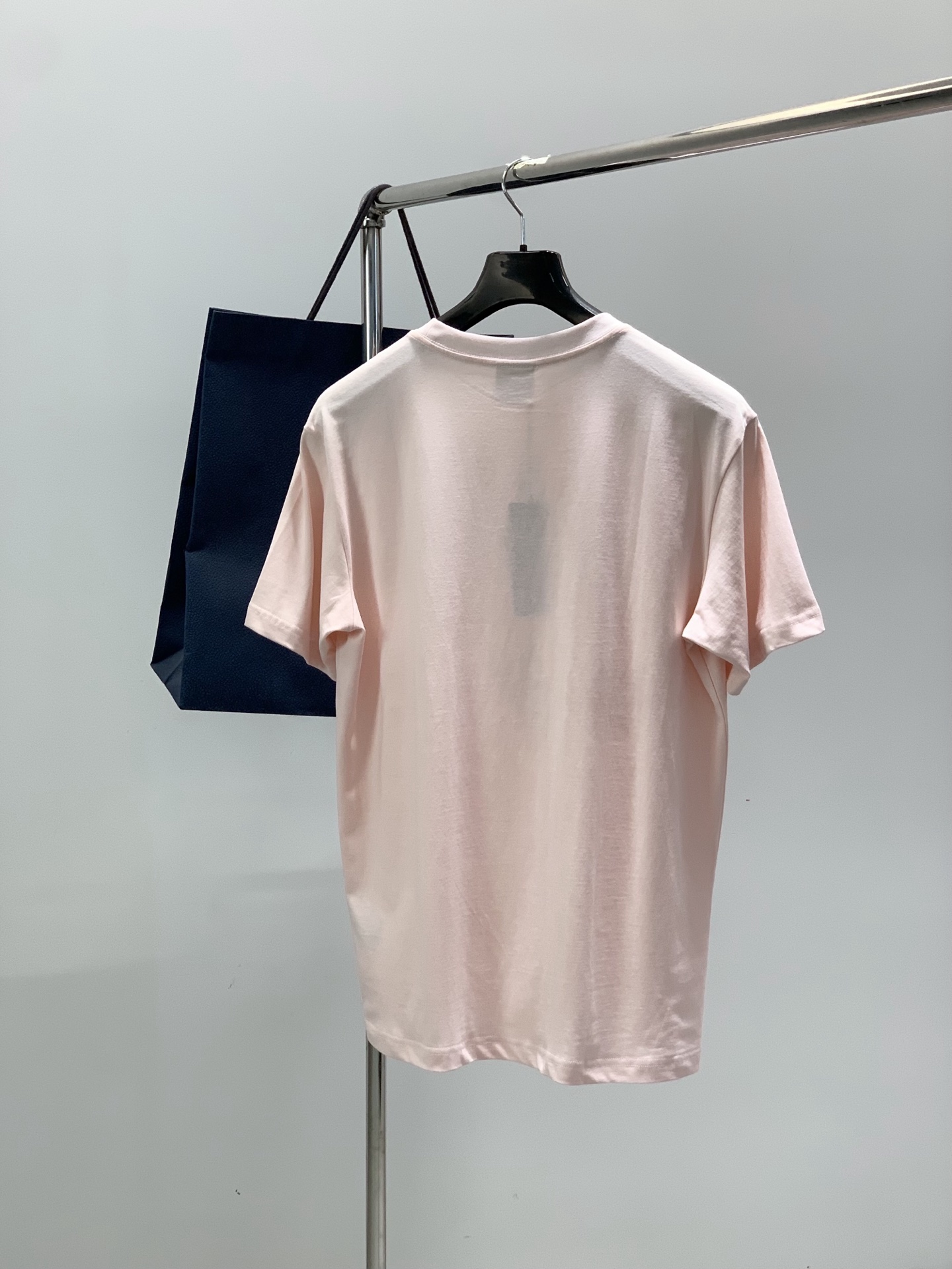 ，Dior 迪奥， 2026夏季新品，专柜同步有售，简约时尚休闲圆领短袖T恤，原版进口面料，舒适透气，顶
