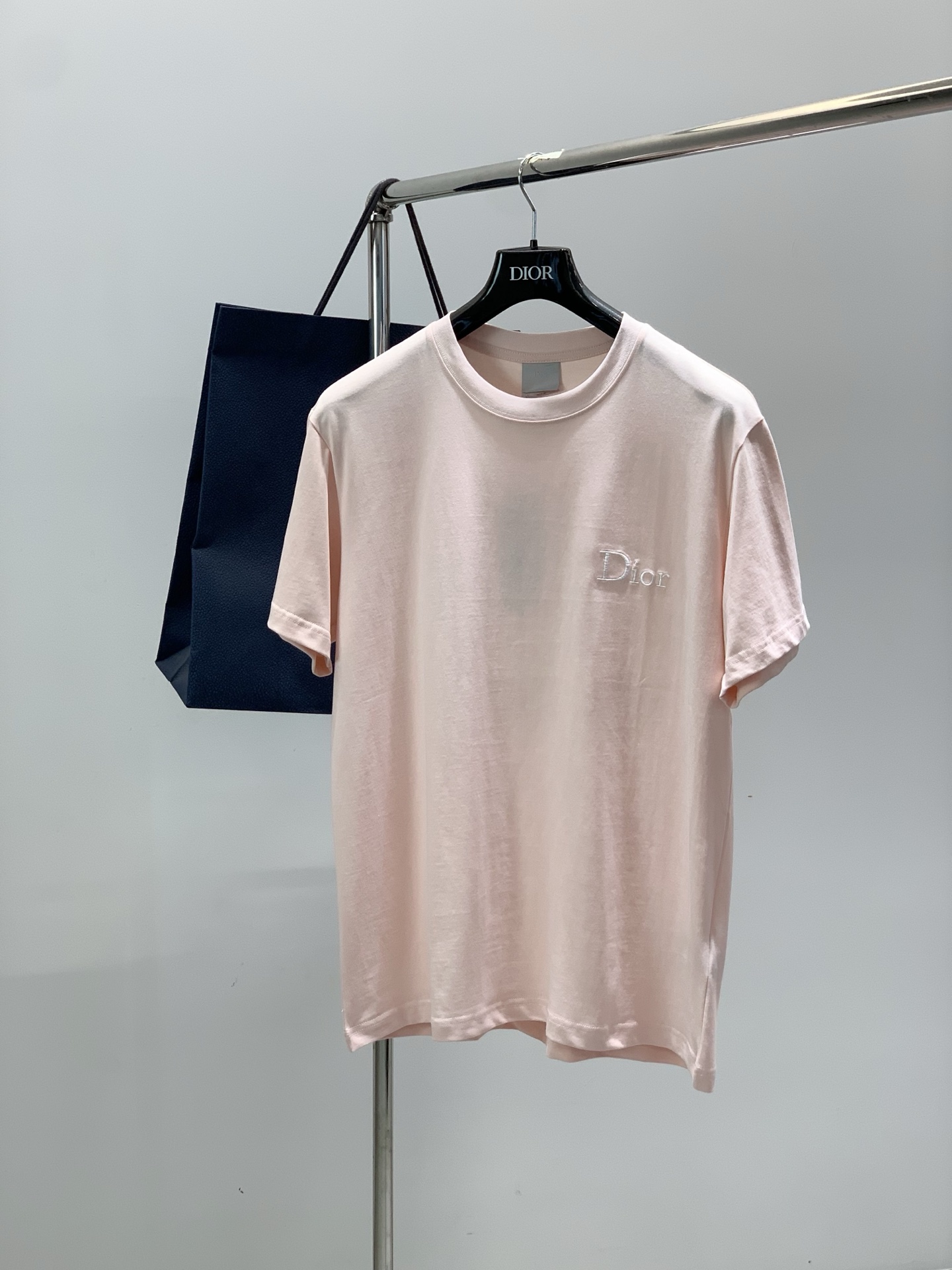 ，Dior 迪奥， 2026夏季新品，专柜同步有售，简约时尚休闲圆领短袖T恤，原版进口面料，舒适透气，顶