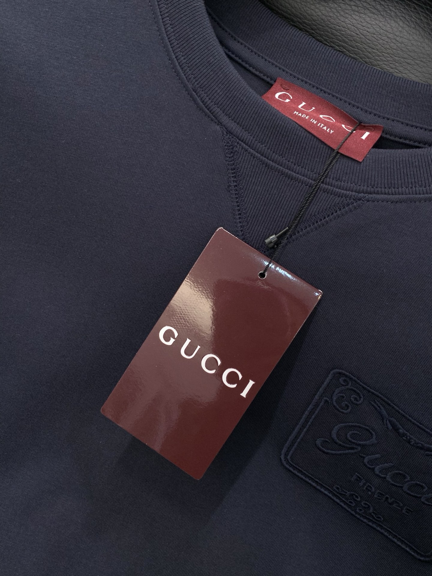 ，Gucci 古驰，2026夏季最新款，专柜同步有售，原单狠货，时尚休闲圆领短袖T恤，上身很有特点！吸睛