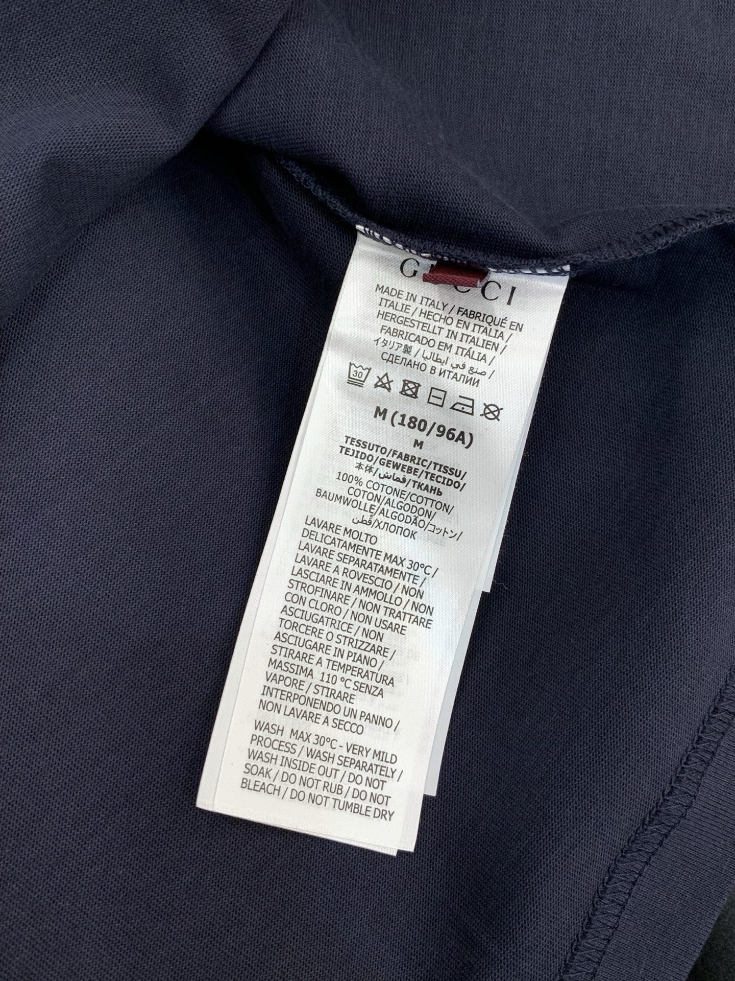 ，Gucci 古驰，2026夏季最新款，专柜同步有售，原单狠货，时尚休闲圆领短袖T恤，上身很有特点！吸睛