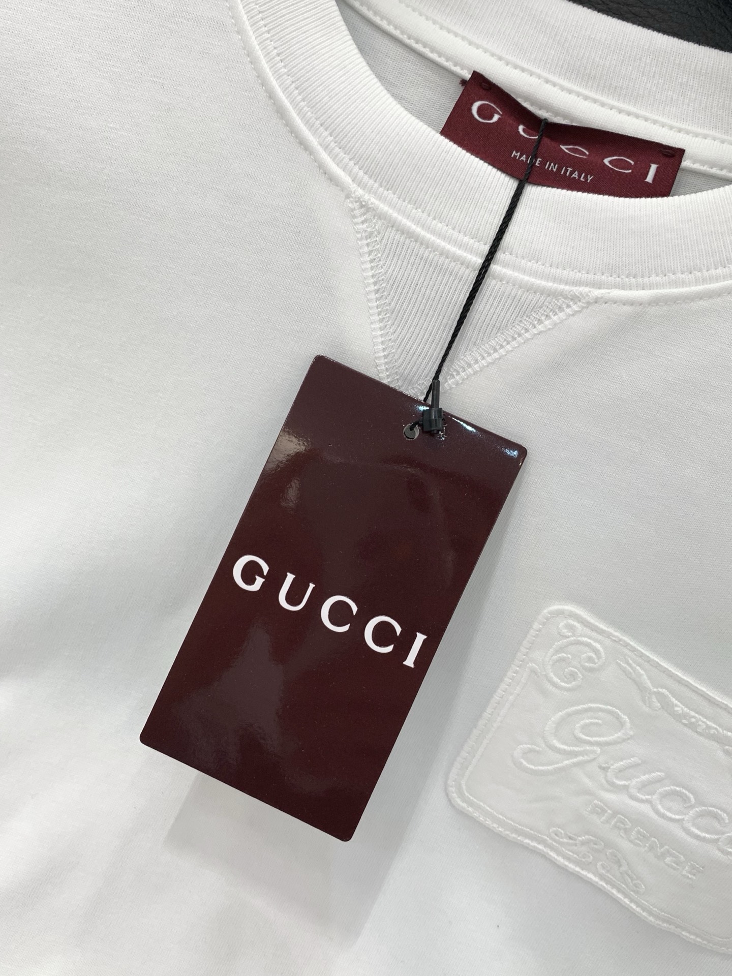 ，Gucci 古驰，2026夏季最新款，专柜同步有售，原单狠货，时尚休闲圆领短袖T恤，上身很有特点！吸睛