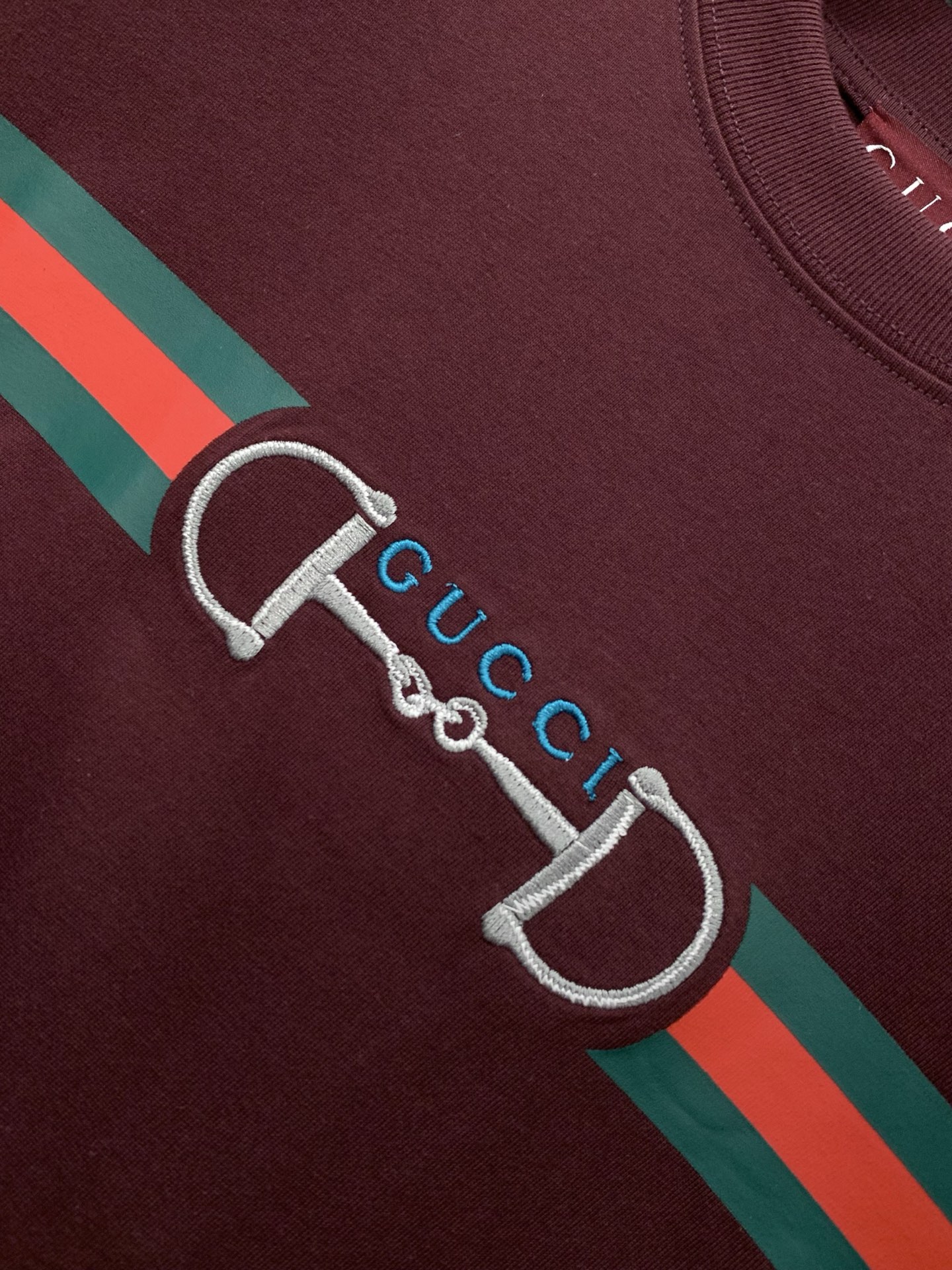 ，Gucci 古驰，2026夏季最新款，专柜同步有售，原单狠货，时尚休闲圆领短袖T恤，上身很有特点！吸睛