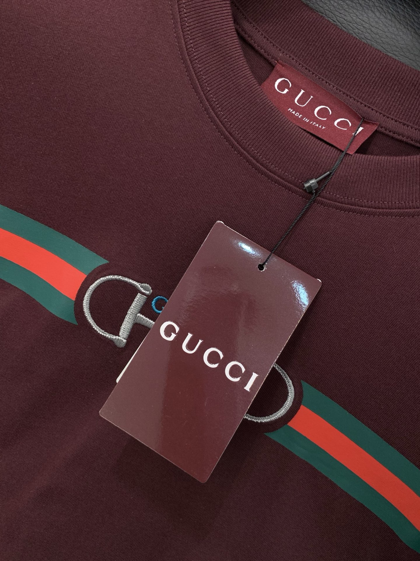，Gucci 古驰，2026夏季最新款，专柜同步有售，原单狠货，时尚休闲圆领短袖T恤，上身很有特点！吸睛