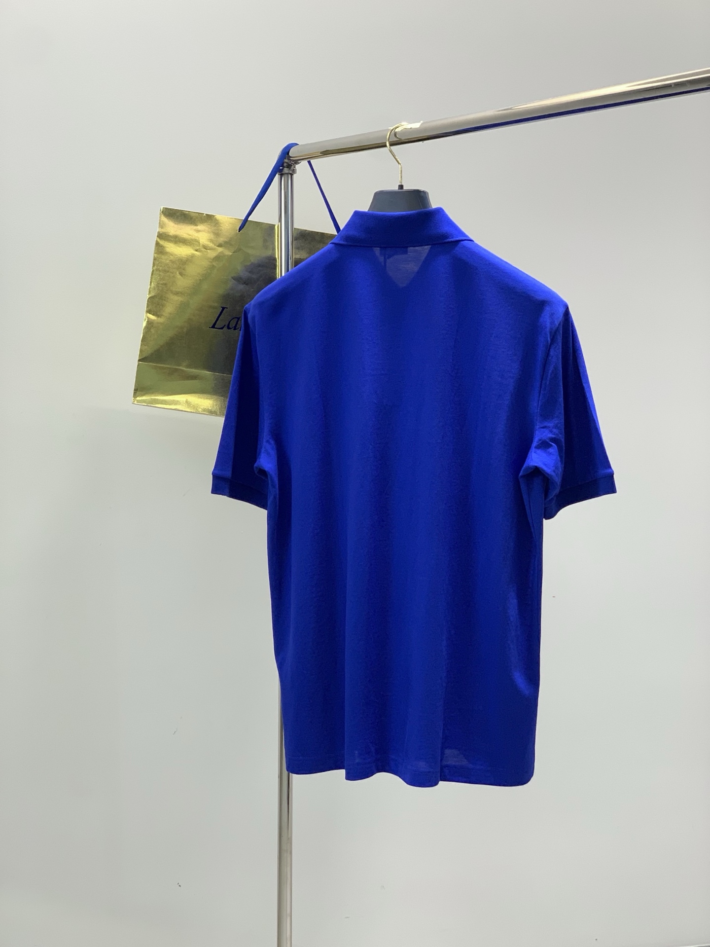 ，Celine 瑟琳，2026夏季新品，专柜同步有售，原单狠货，时尚休闲翻领短袖T恤，采用进口原版面料，