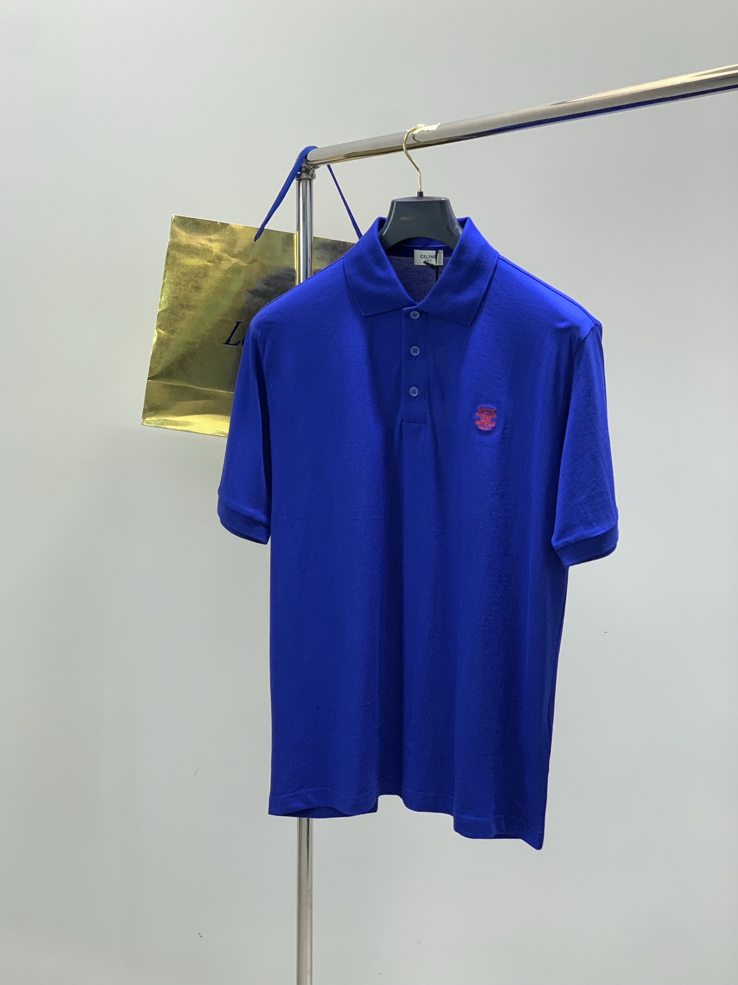 ，Celine 瑟琳，2026夏季新品，专柜同步有售，原单狠货，时尚休闲翻领短袖T恤，采用进口原版面料，