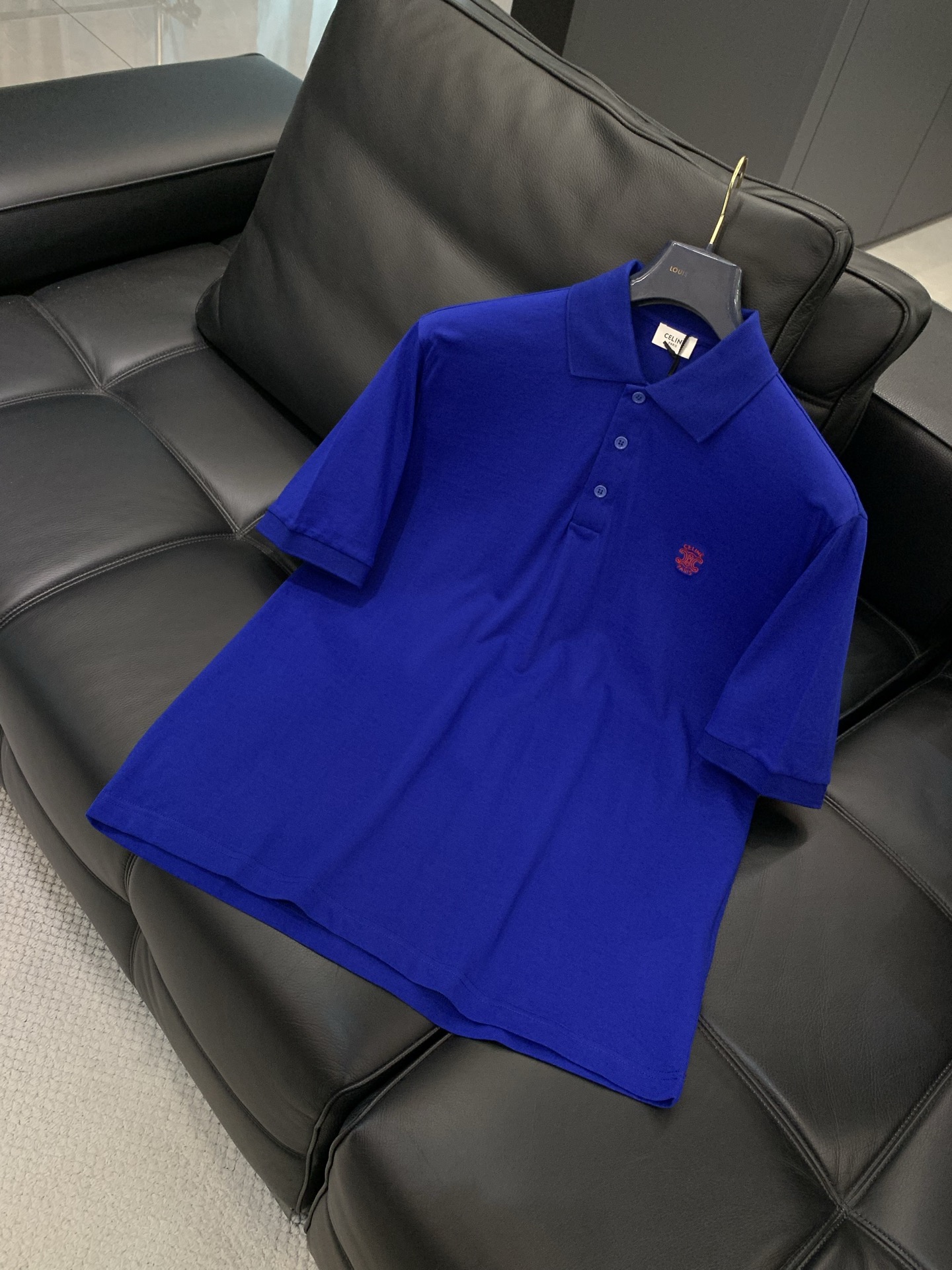 ，Celine 瑟琳，2026夏季新品，专柜同步有售，原单狠货，时尚休闲翻领短袖T恤，采用进口原版面料，