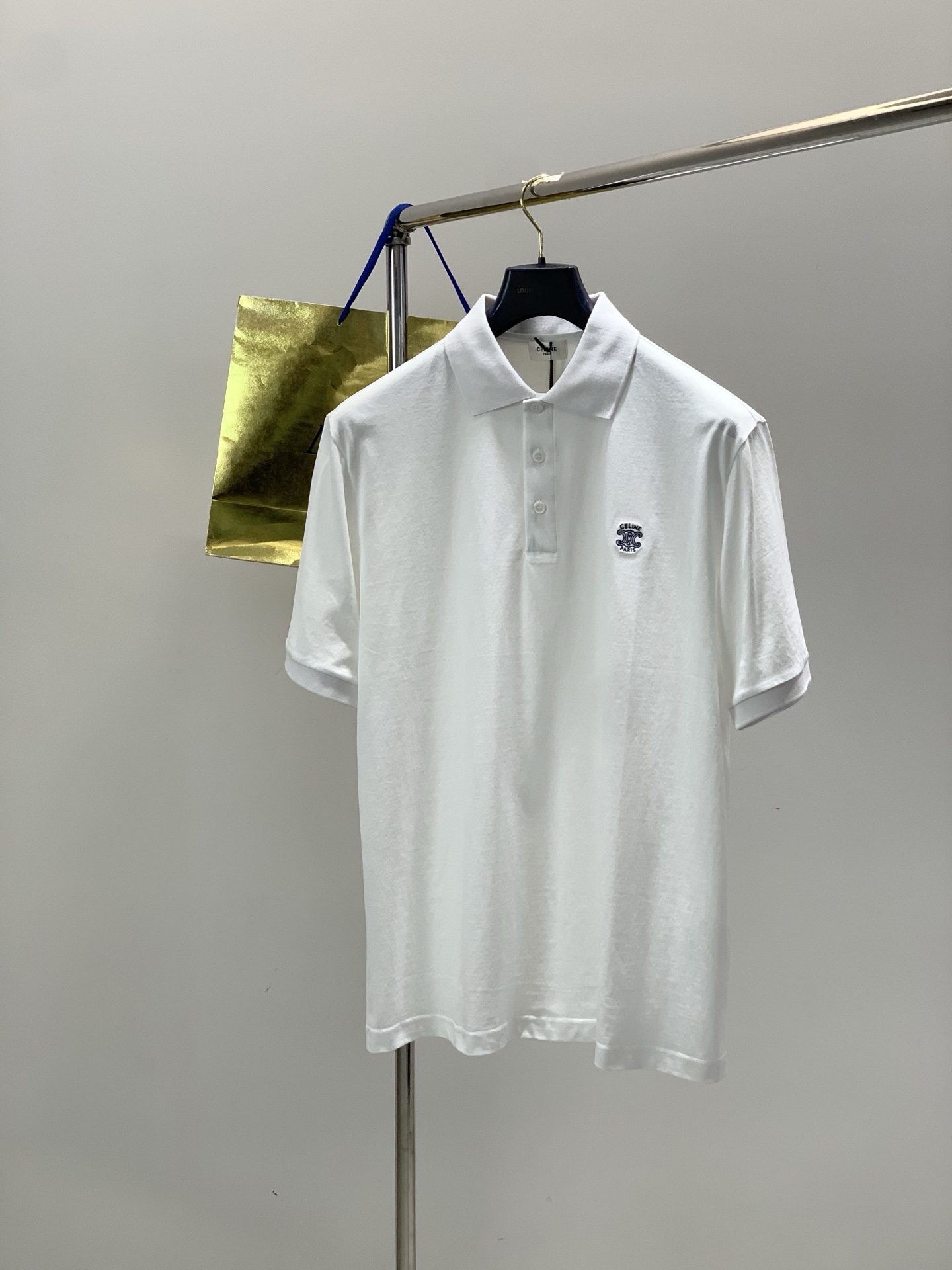 ，Celine 瑟琳，2026夏季新品，专柜同步有售，原单狠货，时尚休闲翻领短袖T恤，采用进口原版面料，