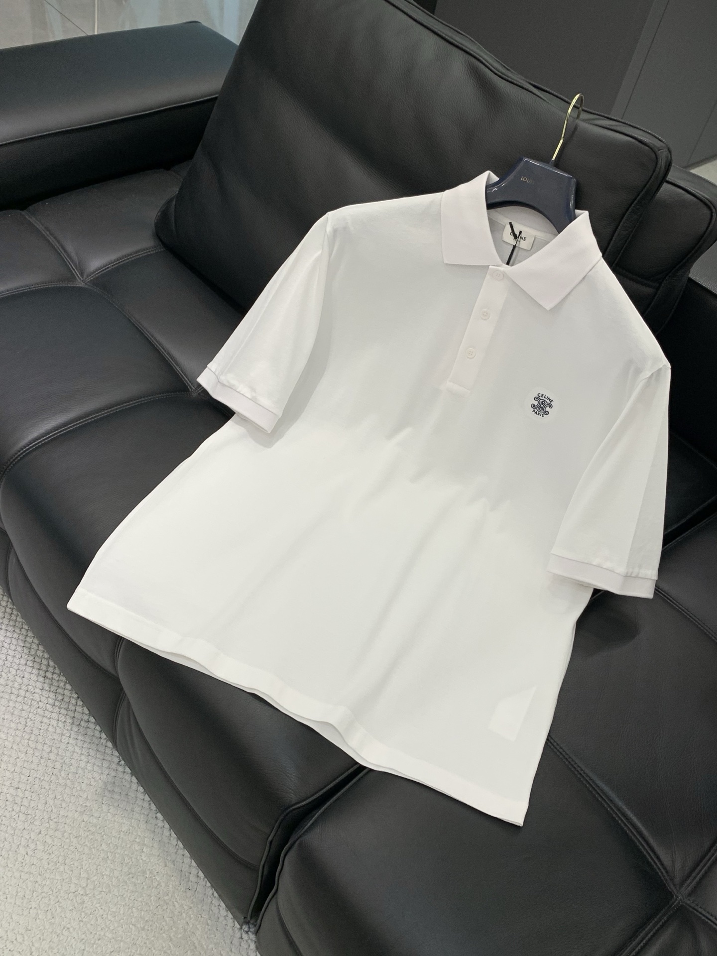 ，Celine 瑟琳，2026夏季新品，专柜同步有售，原单狠货，时尚休闲翻领短袖T恤，采用进口原版面料，
