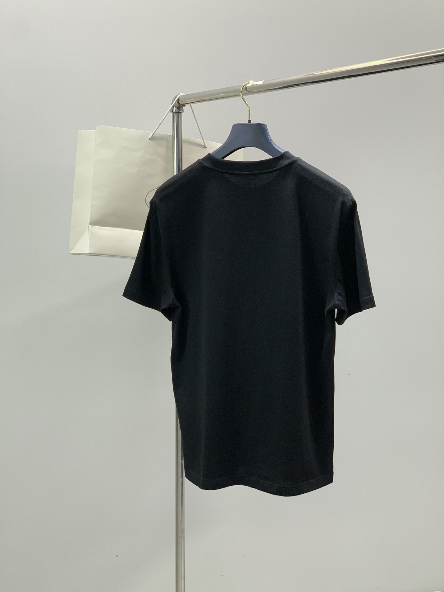 ，PRADA 普拉达，2026夏季最新品，专柜同步有售，时尚休闲圆领短袖T恤，进口原版面料，做工极为复杂