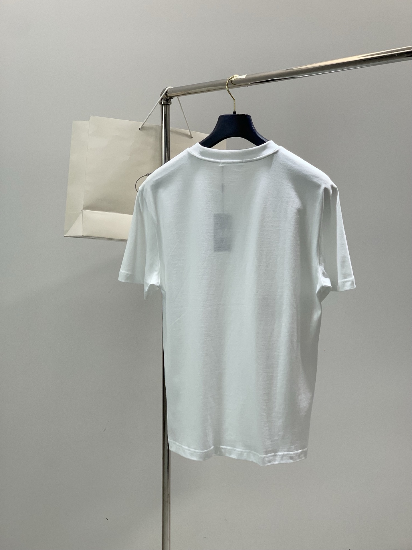 ，PRADA 普拉达，2026夏季最新品，专柜同步有售，时尚休闲圆领短袖T恤，进口原版面料，做工极为复杂