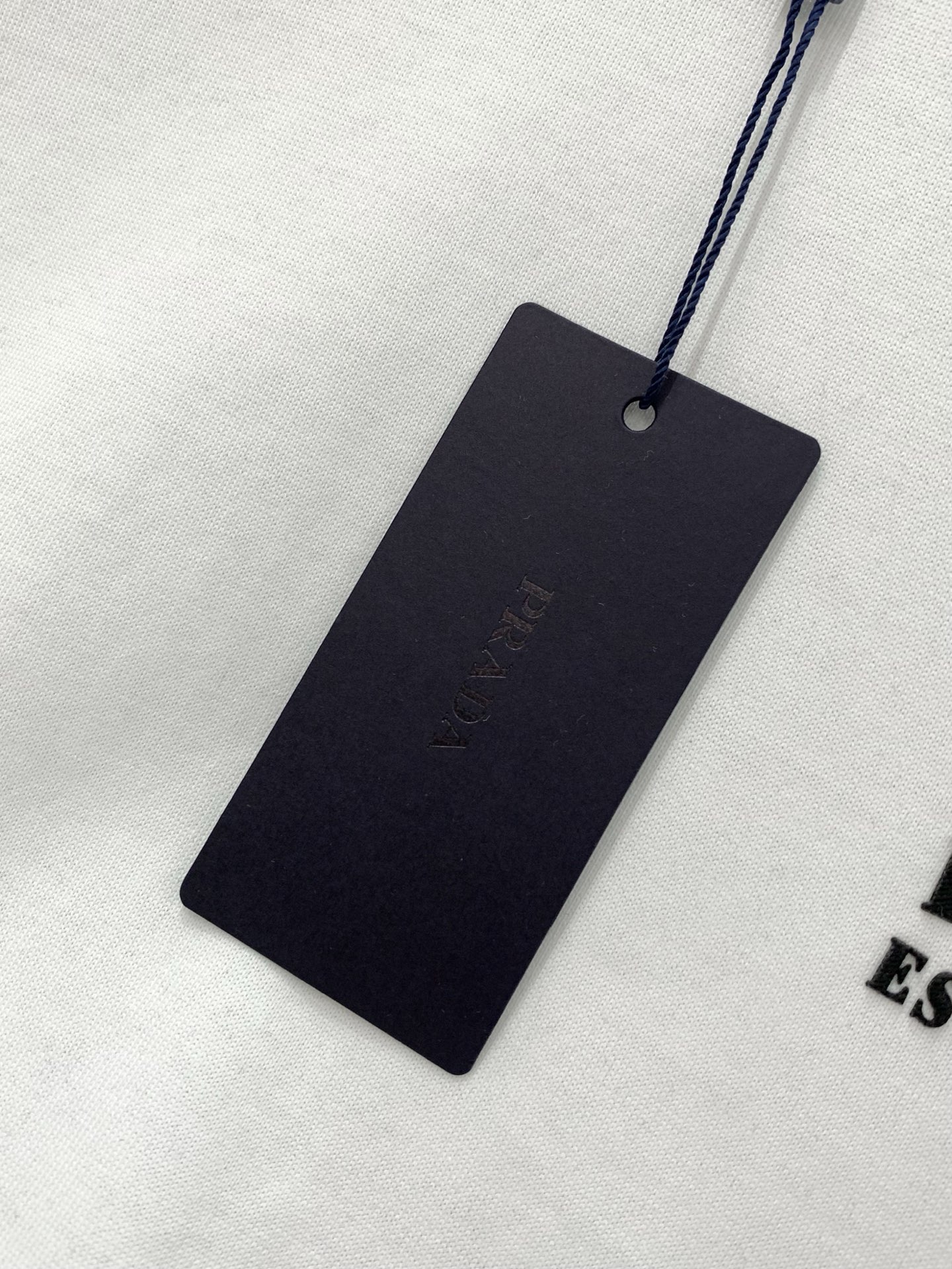 ，PRADA 普拉达，2026夏季最新品，专柜同步有售，时尚休闲圆领短袖T恤，进口原版面料，做工极为复杂