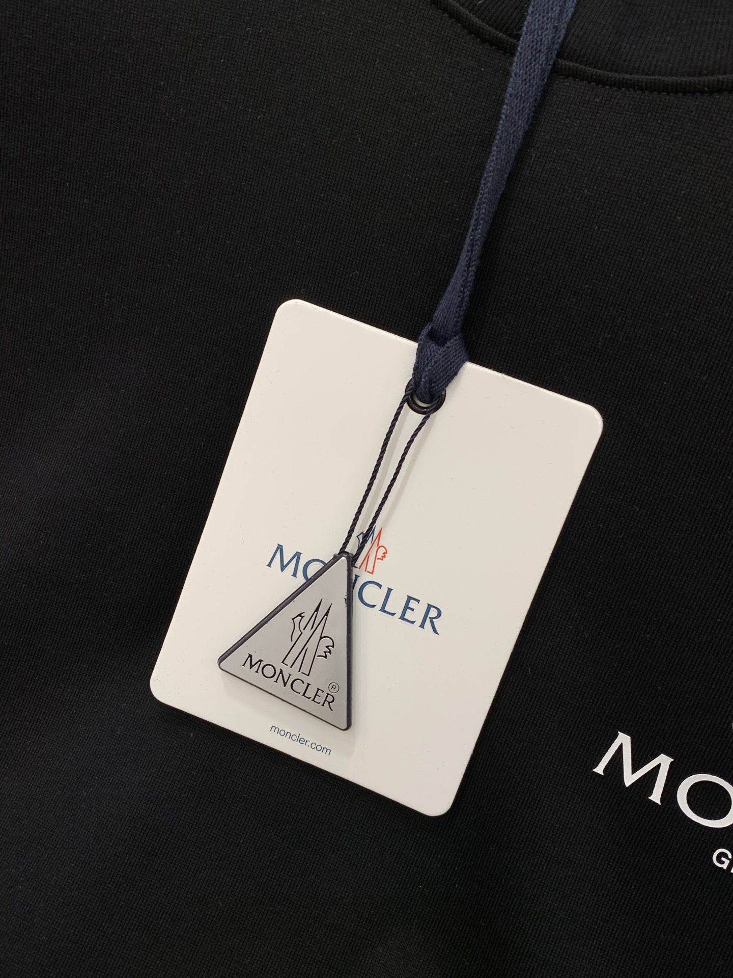 ，Moncler 蒙口，2026夏季最新品，专柜同步有售，原单狠货，时尚休闲圆领短袖T恤，上身舒适！吸睛
