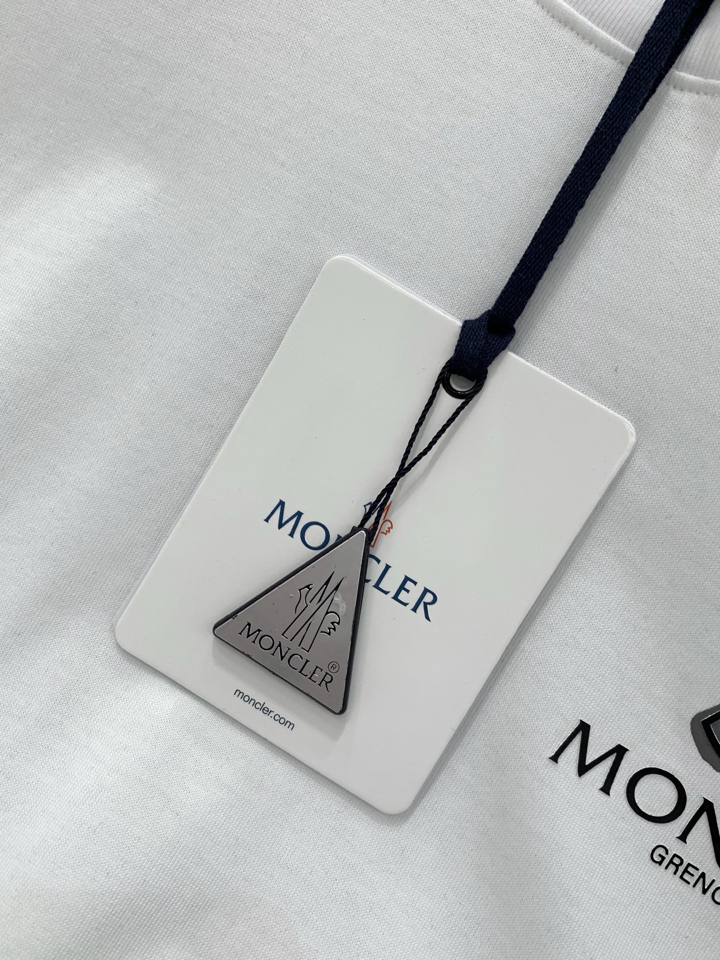 ，Moncler 蒙口，2026夏季最新品，专柜同步有售，原单狠货，时尚休闲圆领短袖T恤，上身舒适！吸睛
