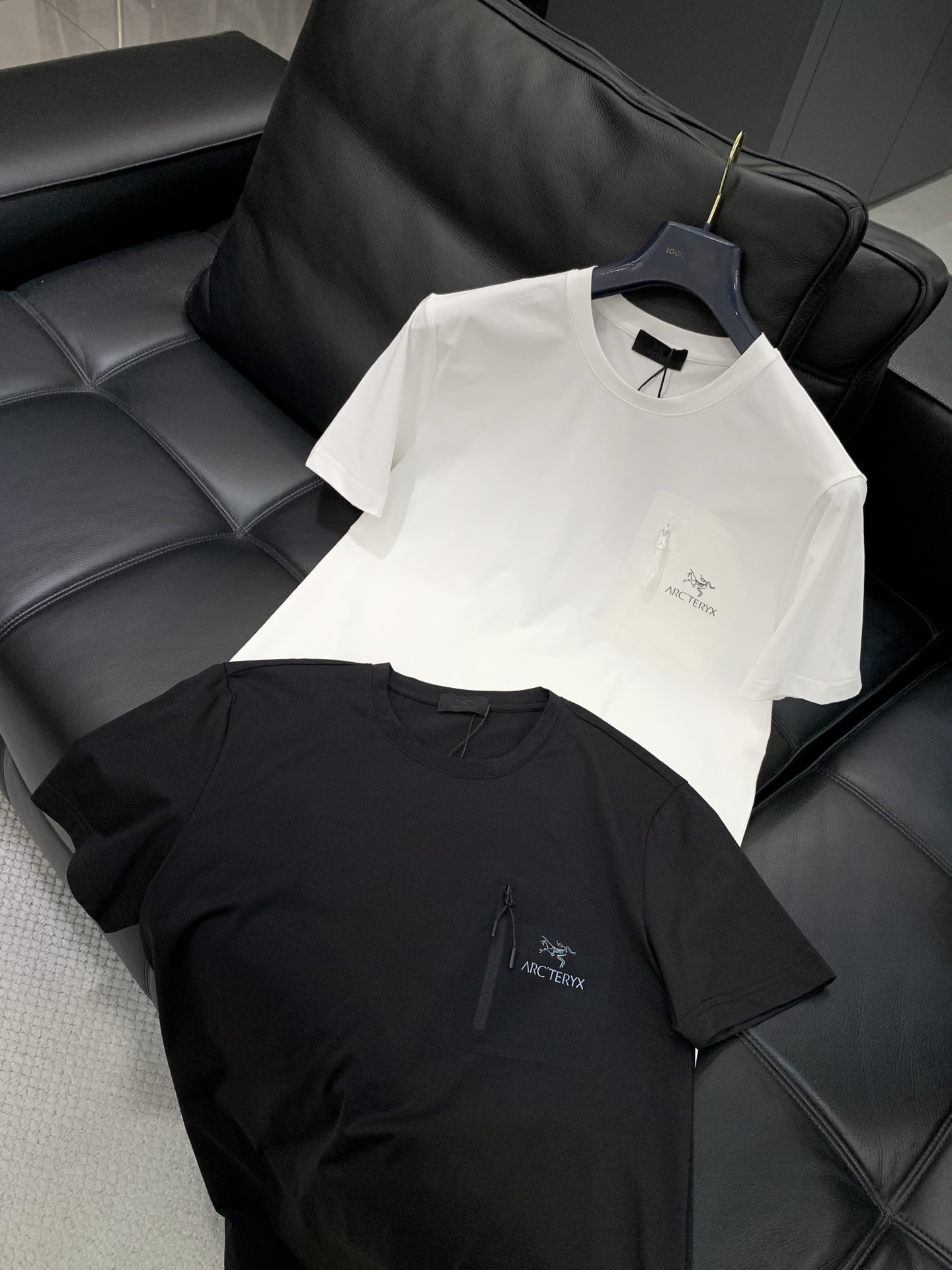 ，ARCTERYX 始祖鸟，2026夏季AW新品，时尚休闲圆领短袖T恤，专柜同步有售，原单狠货，进口原版