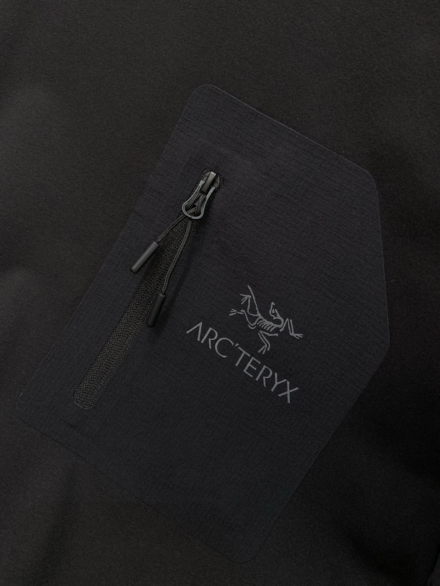 ，ARCTERYX 始祖鸟，2026夏季AW新品，时尚休闲圆领短袖T恤，专柜同步有售，原单狠货，进口原版