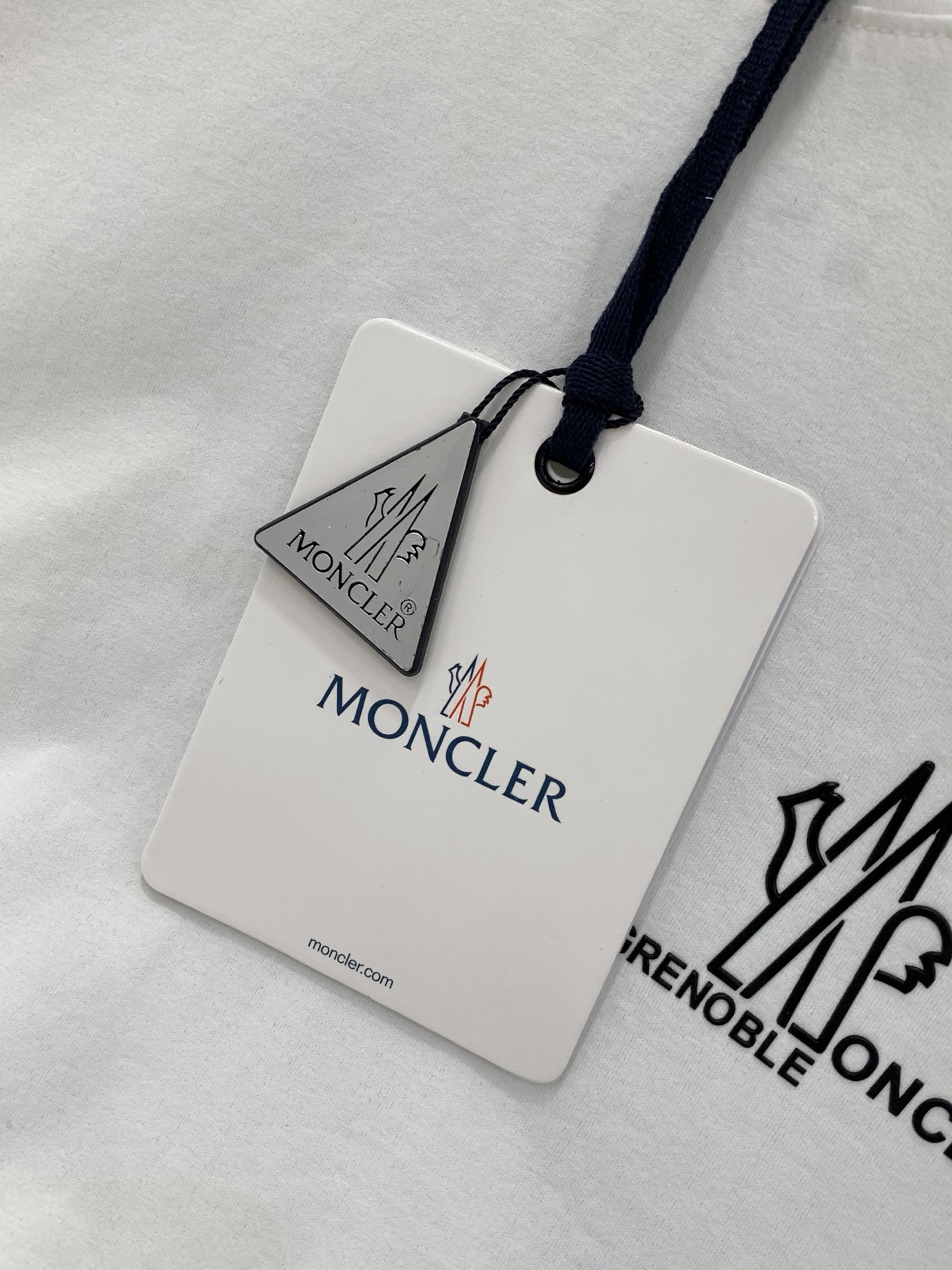 ，Moncler 蒙口，2026夏季最新品，专柜同步有售，原单狠货，时尚休闲圆领短袖T恤，上身舒适！吸睛