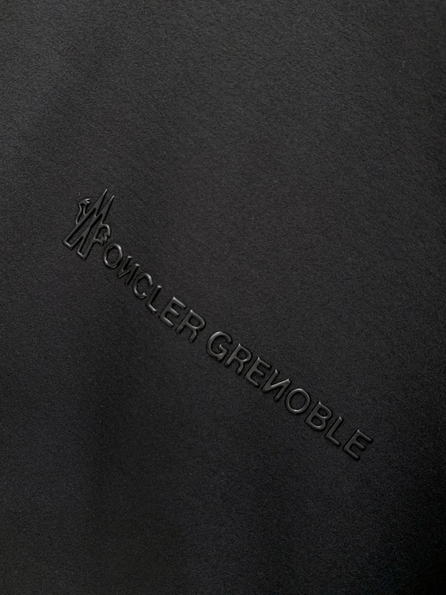 ，Moncler 蒙口，2026夏季最新品，专柜同步有售，原单狠货，时尚休闲圆领短袖T恤，上身舒适！吸睛