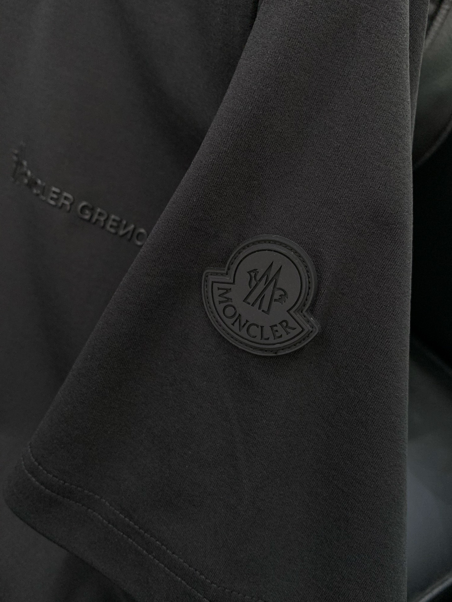 ，Moncler 蒙口，2026夏季最新品，专柜同步有售，原单狠货，时尚休闲圆领短袖T恤，上身舒适！吸睛