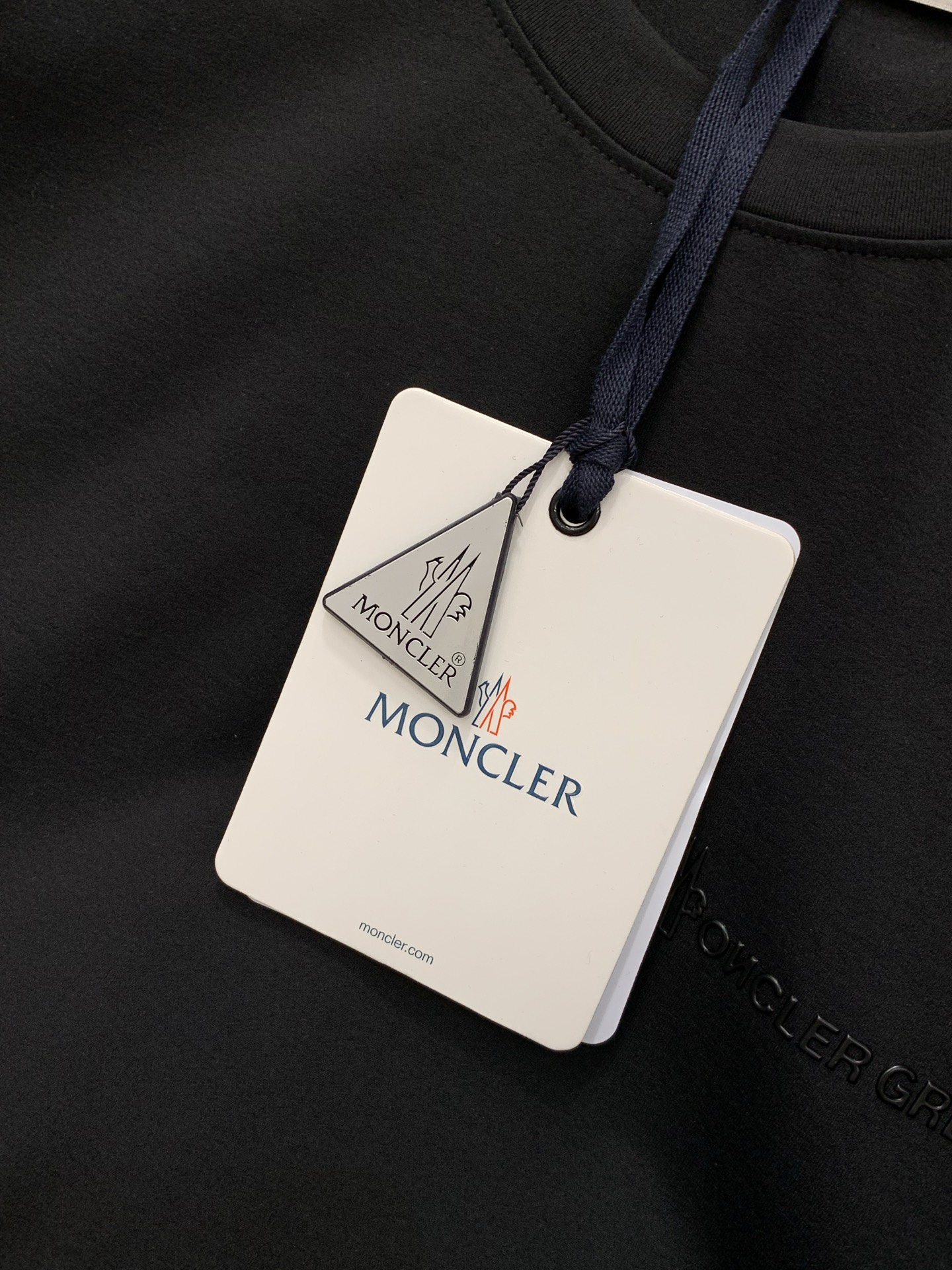 ，Moncler 蒙口，2026夏季最新品，专柜同步有售，原单狠货，时尚休闲圆领短袖T恤，上身舒适！吸睛