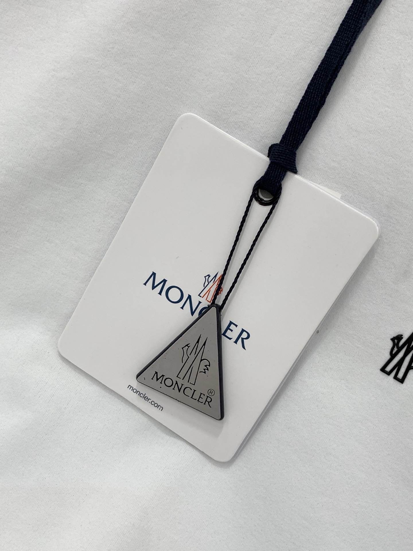 ，Moncler 蒙口，2026夏季最新品，专柜同步有售，原单狠货，时尚休闲圆领短袖T恤，上身舒适！吸睛