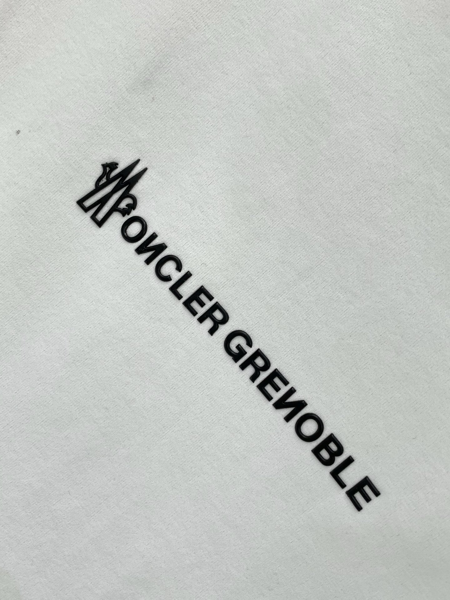 ，Moncler 蒙口，2026夏季最新品，专柜同步有售，原单狠货，时尚休闲圆领短袖T恤，上身舒适！吸睛