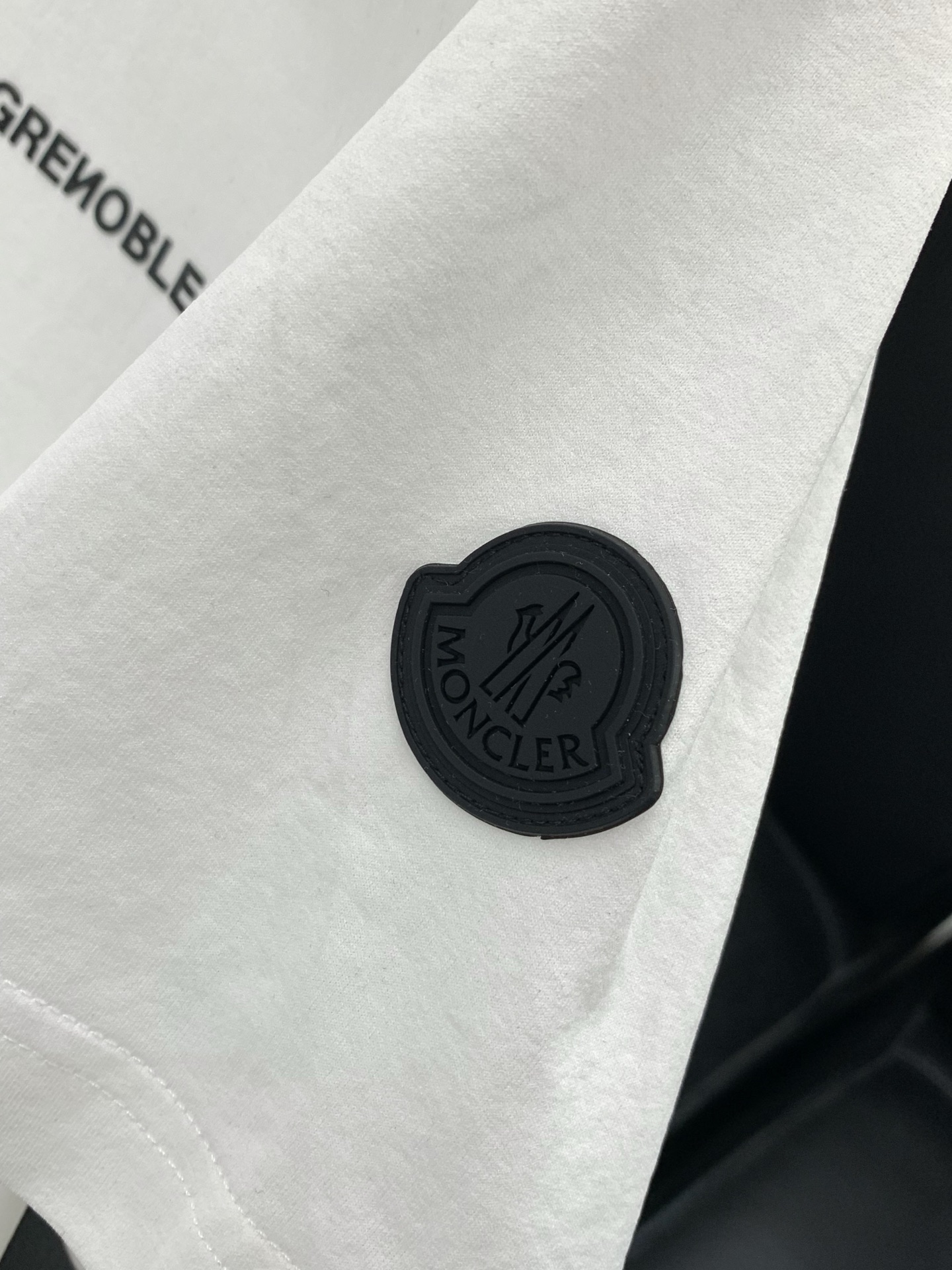 ，Moncler 蒙口，2026夏季最新品，专柜同步有售，原单狠货，时尚休闲圆领短袖T恤，上身舒适！吸睛