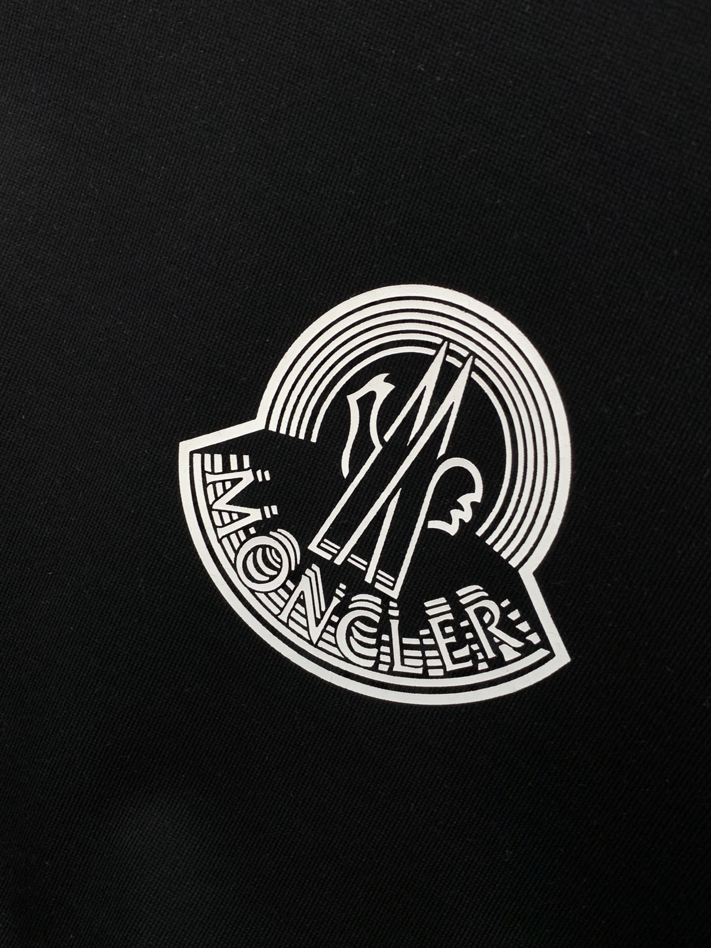 ，Moncler 蒙口，2026夏季最新品，专柜同步有售，原单狠货，时尚休闲圆领短袖T恤，上身舒适！吸睛