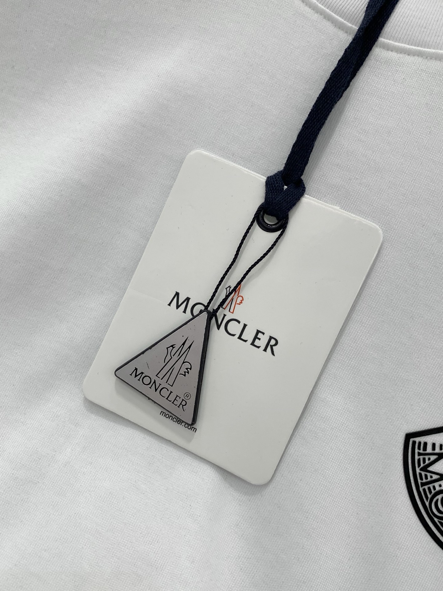 ，Moncler 蒙口，2026夏季最新品，专柜同步有售，原单狠货，时尚休闲圆领短袖T恤，上身舒适！吸睛