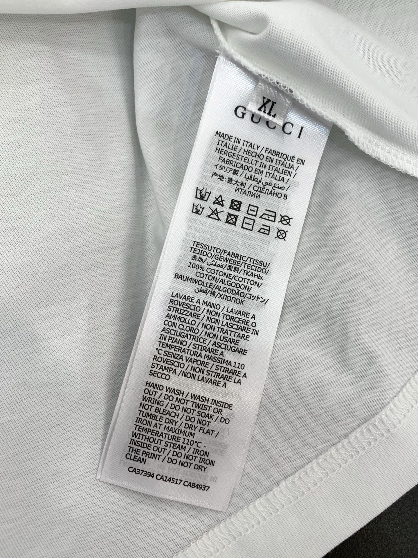 ，Gucci 古驰，2026夏季最新款，专柜同步有售，原单狠货，时尚休闲圆领短袖T恤，上身很有特点！吸睛