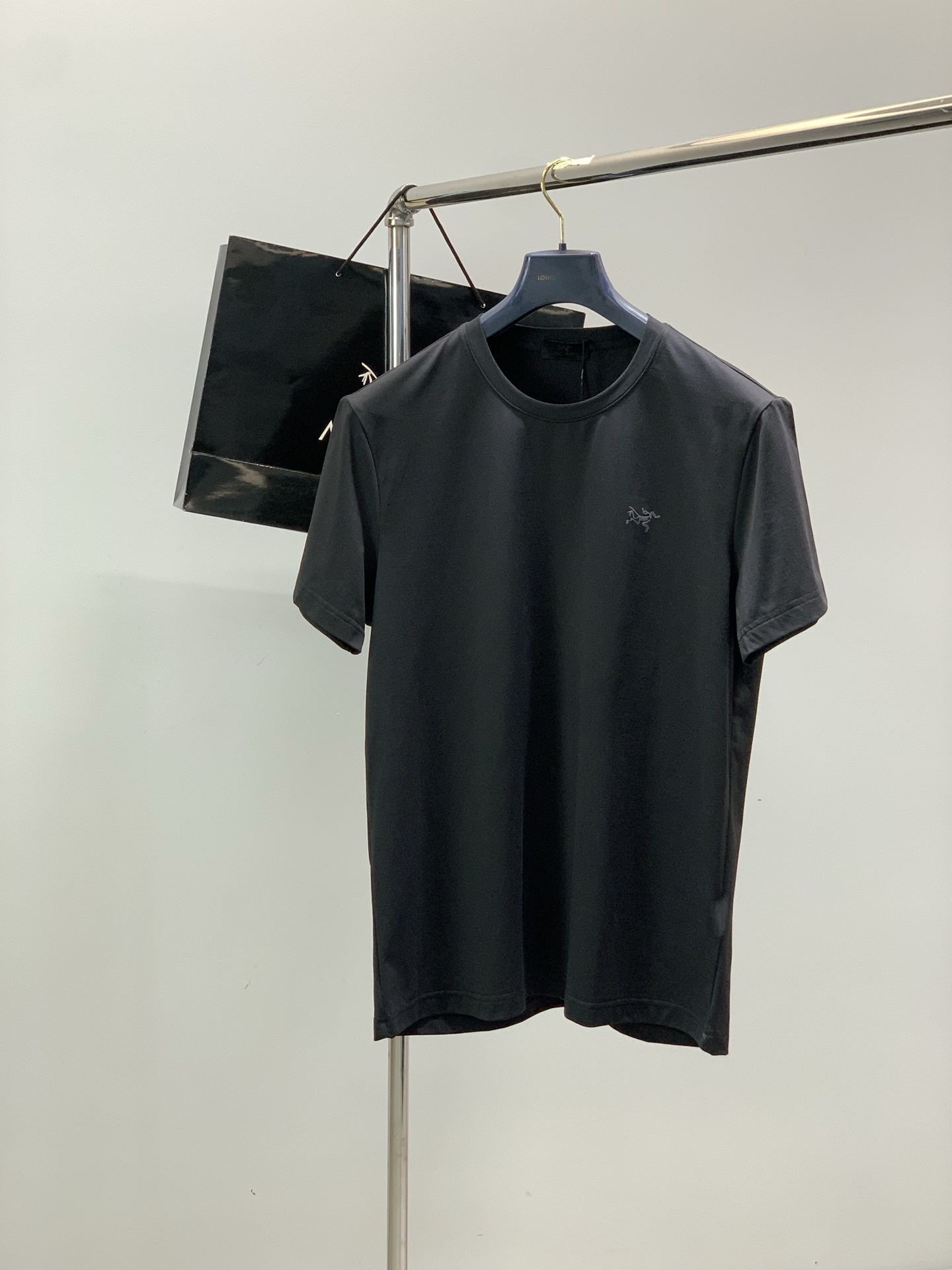 ，ARCTERYX 始祖鸟，2026夏季AW新品，时尚休闲圆领短袖T恤，专柜同步有售，原单狠货，进口原版