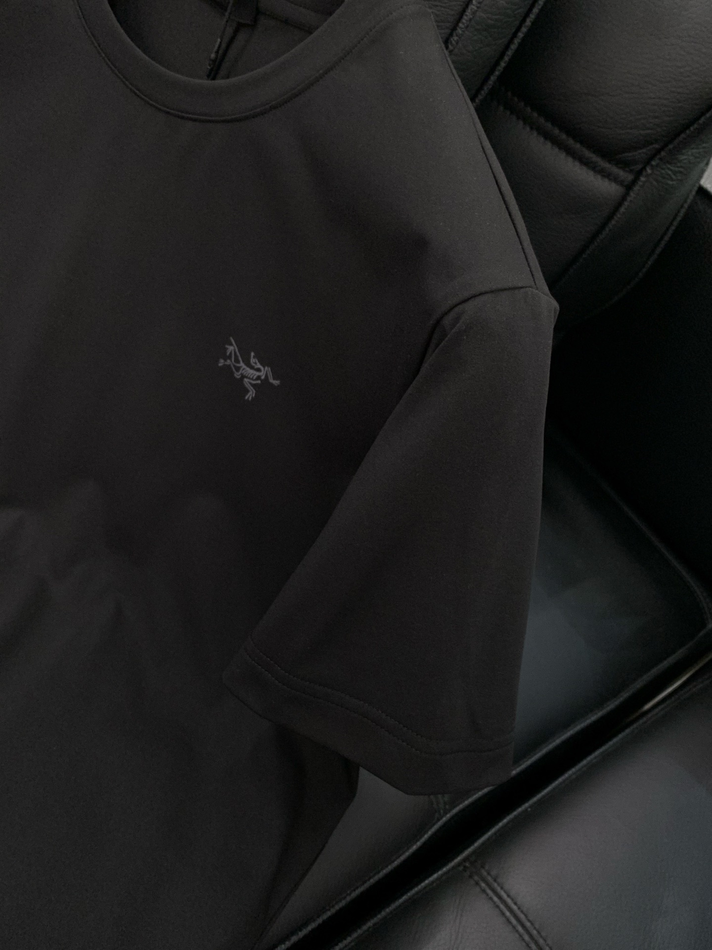 ，ARCTERYX 始祖鸟，2026夏季AW新品，时尚休闲圆领短袖T恤，专柜同步有售，原单狠货，进口原版