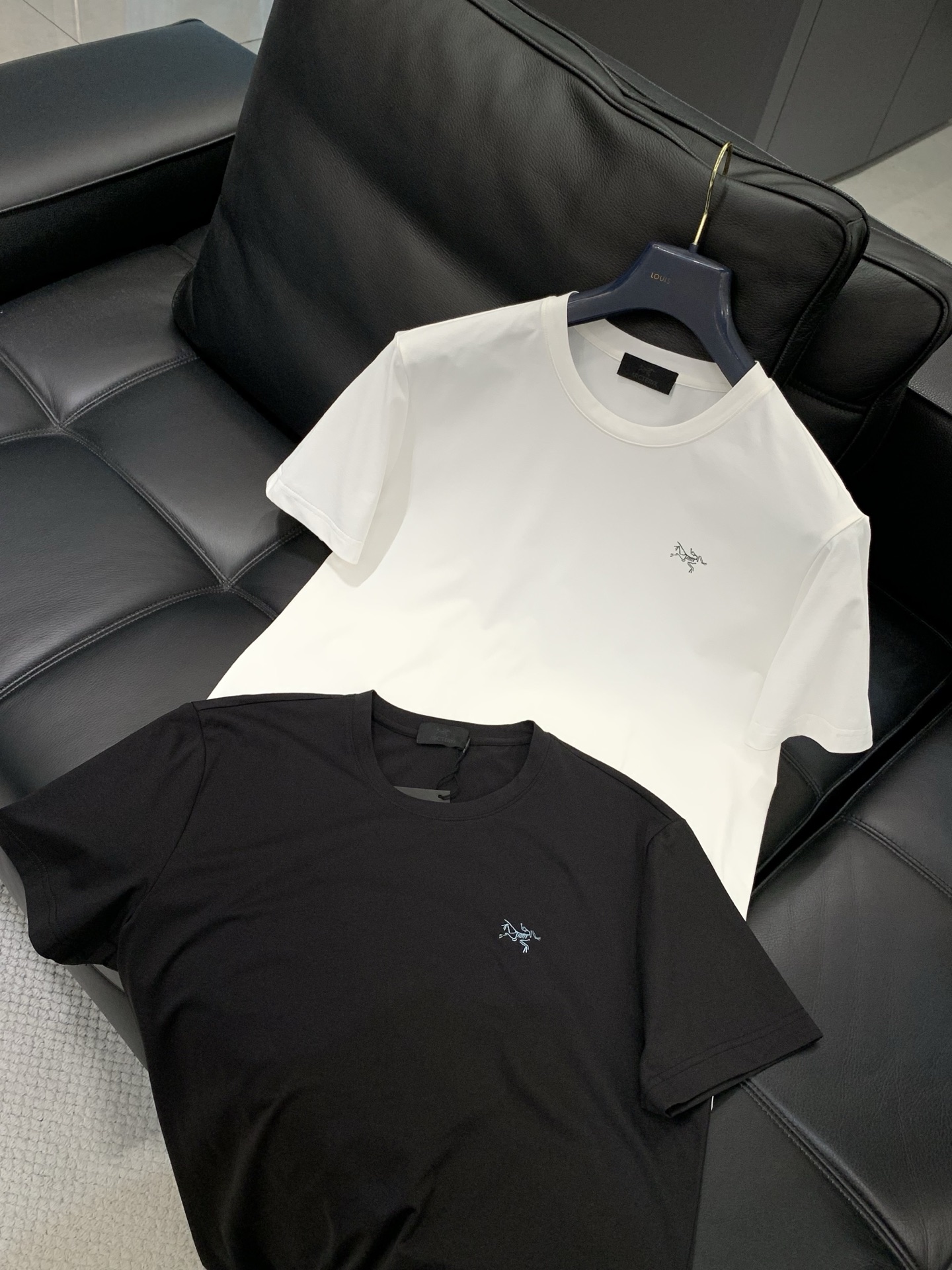 ，ARCTERYX 始祖鸟，2026夏季AW新品，时尚休闲圆领短袖T恤，专柜同步有售，原单狠货，进口原版