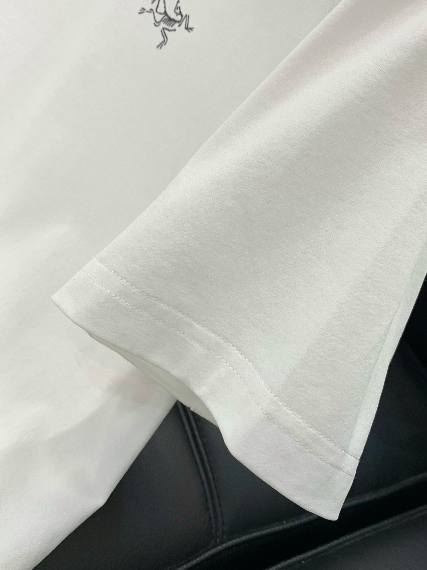 ，ARCTERYX 始祖鸟，2026夏季AW新品，时尚休闲圆领短袖T恤，专柜同步有售，原单狠货，进口原版
