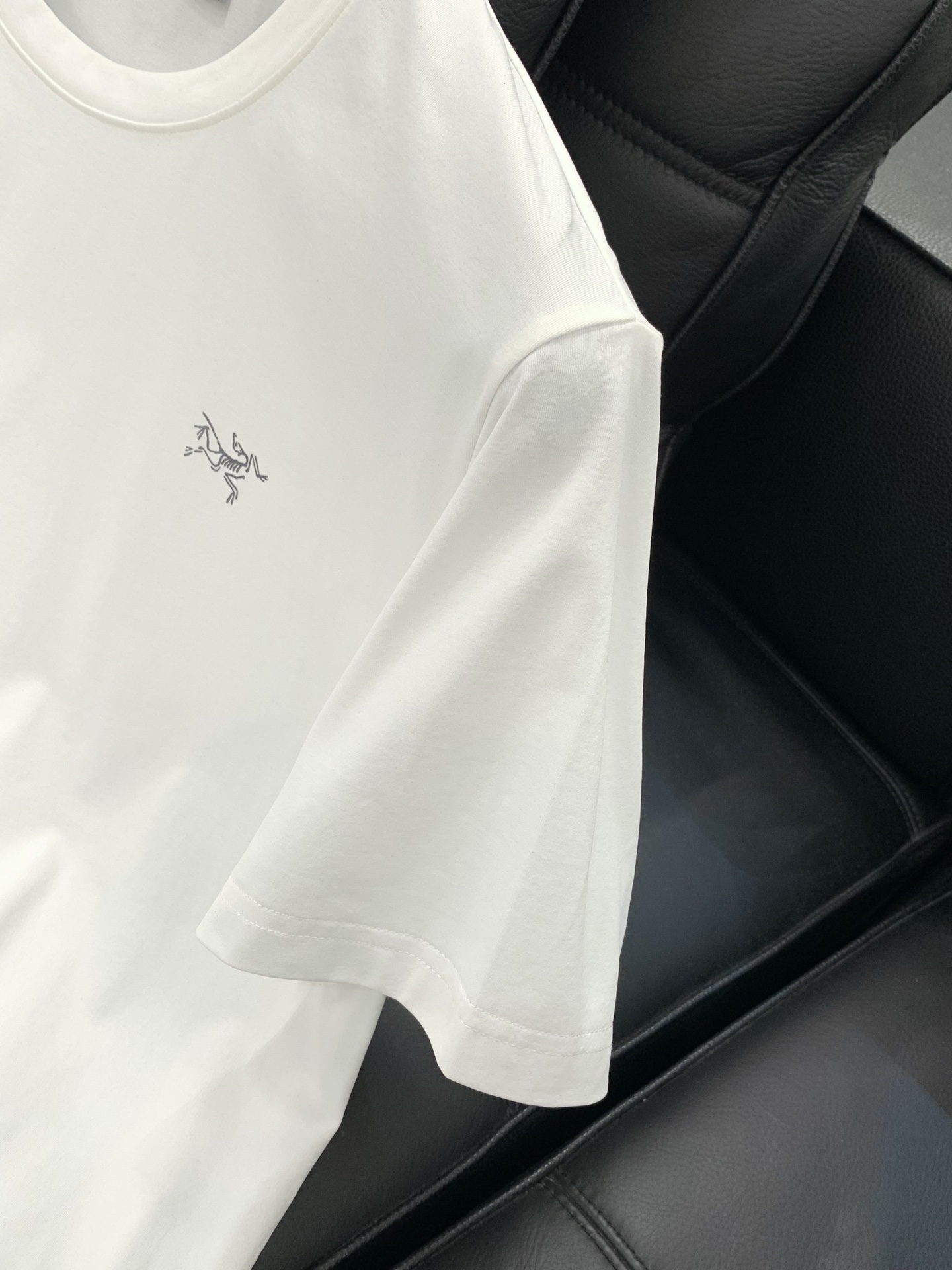 ，ARCTERYX 始祖鸟，2026夏季AW新品，时尚休闲圆领短袖T恤，专柜同步有售，原单狠货，进口原版