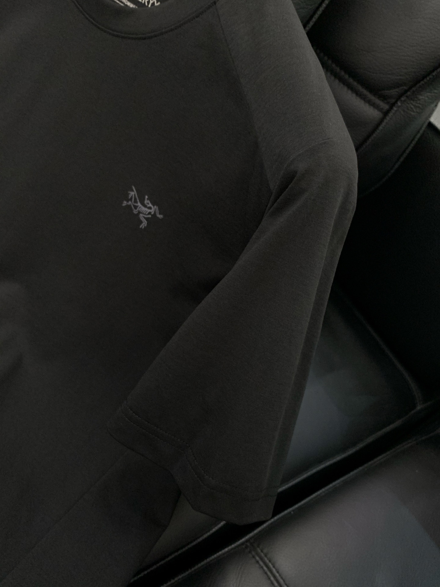 ，ARCTERYX 始祖鸟，2026夏季AW新品，时尚休闲圆领短袖T恤，专柜同步有售，原单狠货，进口原版