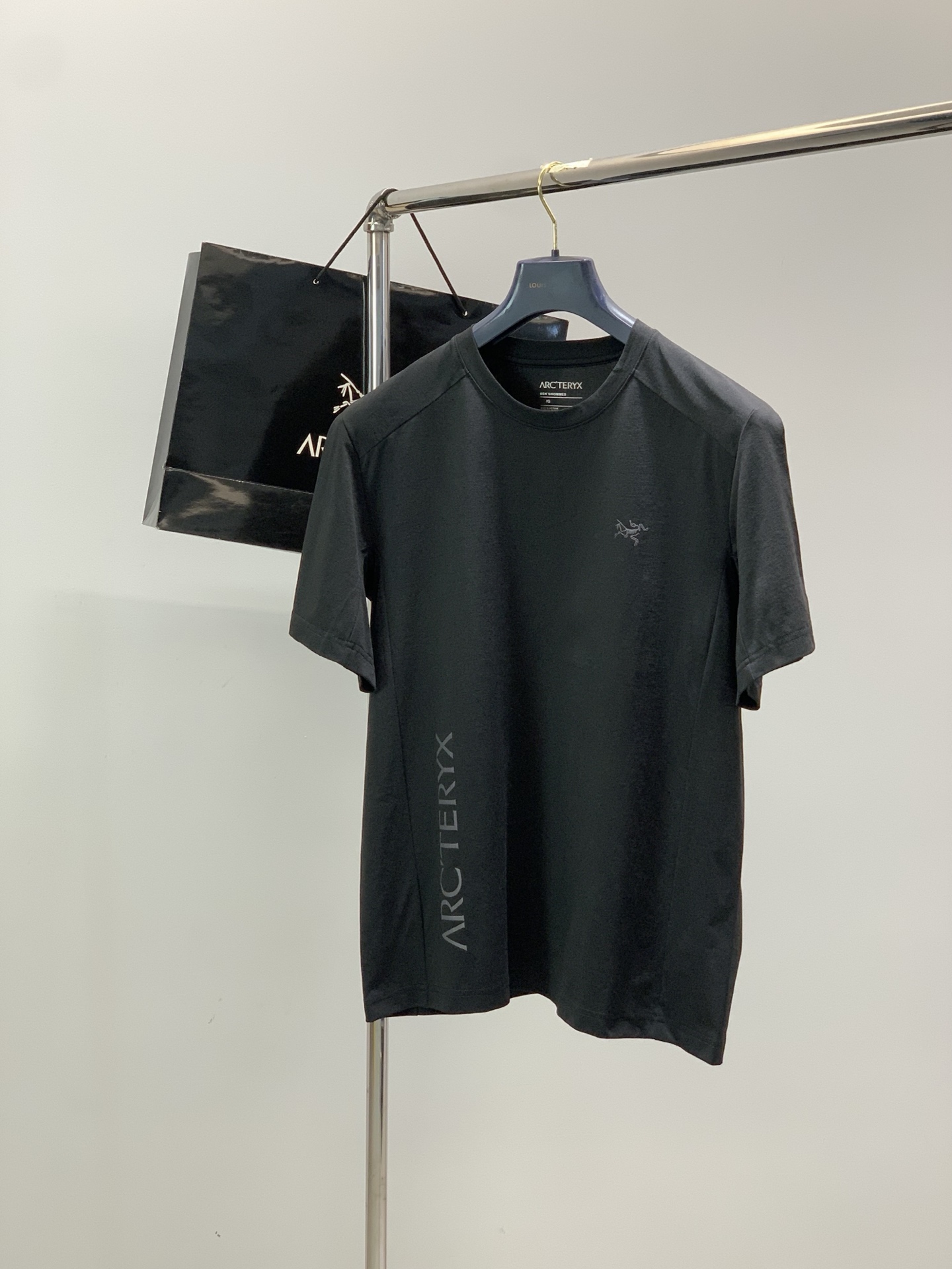 ，ARCTERYX 始祖鸟，2026夏季AW新品，时尚休闲圆领短袖T恤，专柜同步有售，原单狠货，进口原版