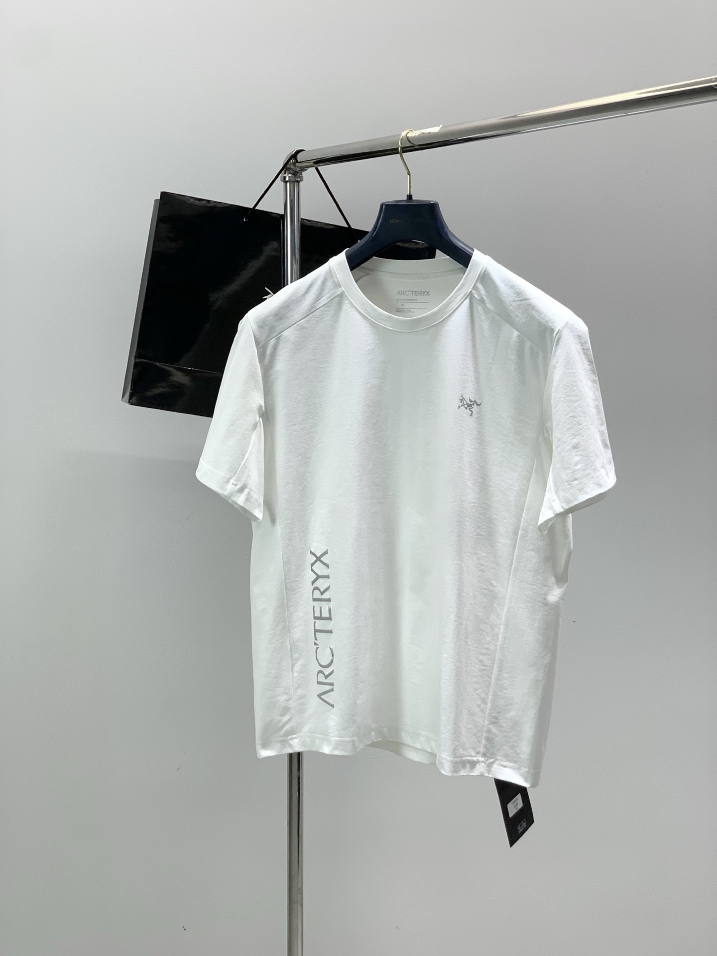 ，ARCTERYX 始祖鸟，2026夏季AW新品，时尚休闲圆领短袖T恤，专柜同步有售，原单狠货，进口原版