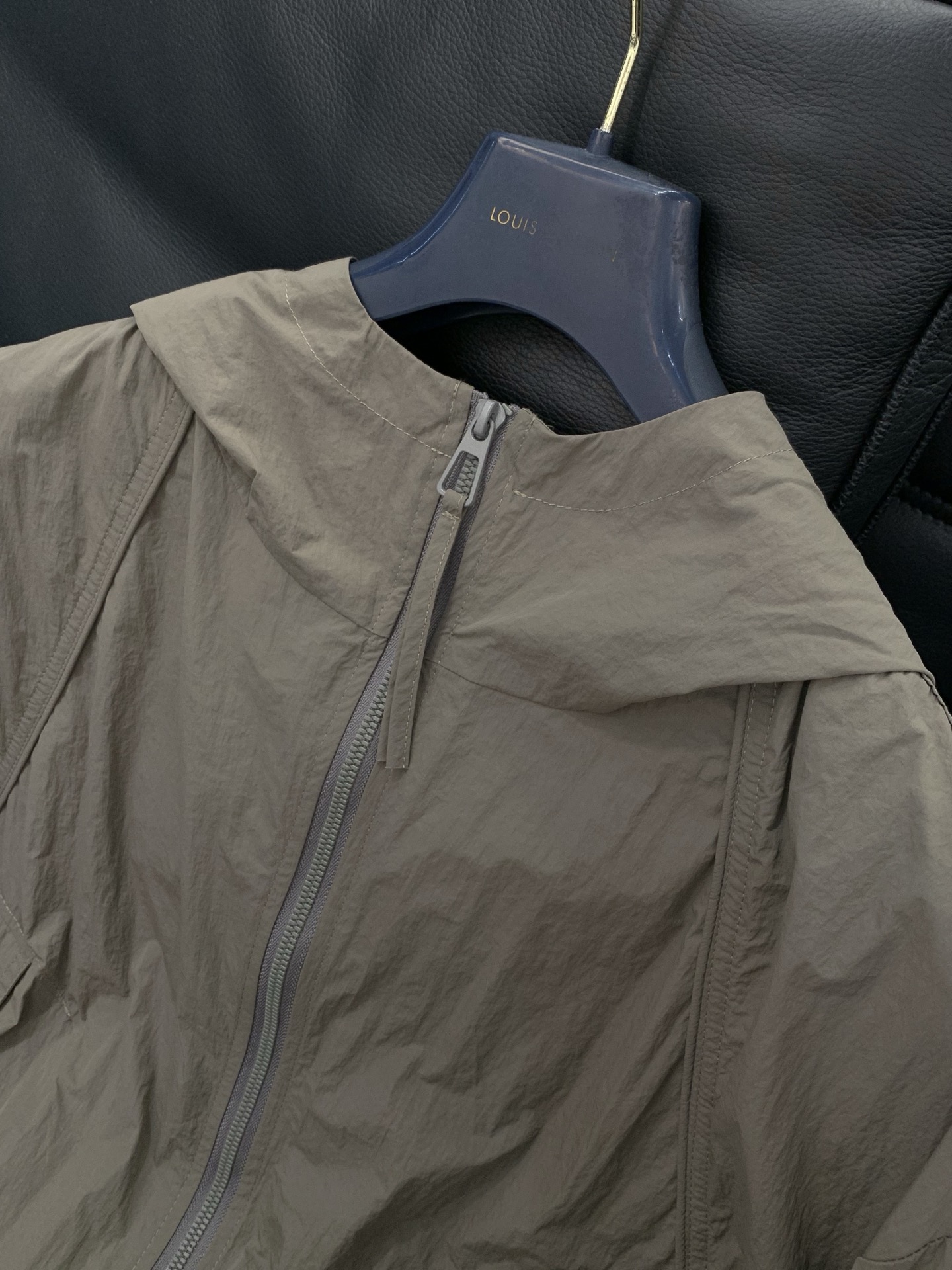 一套，Balenciaga 巴黎世家，2026春夏最新款，专柜同步有售，原单狠货，爆款时尚休闲套装，进口
