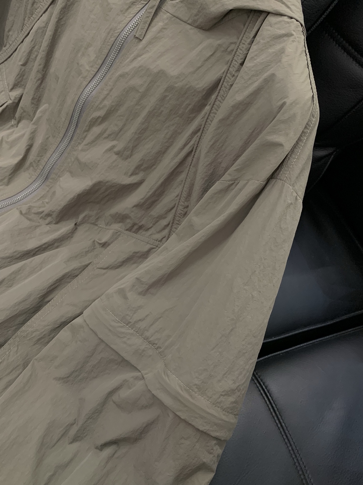 一套，Balenciaga 巴黎世家，2026春夏最新款，专柜同步有售，原单狠货，爆款时尚休闲套装，进口