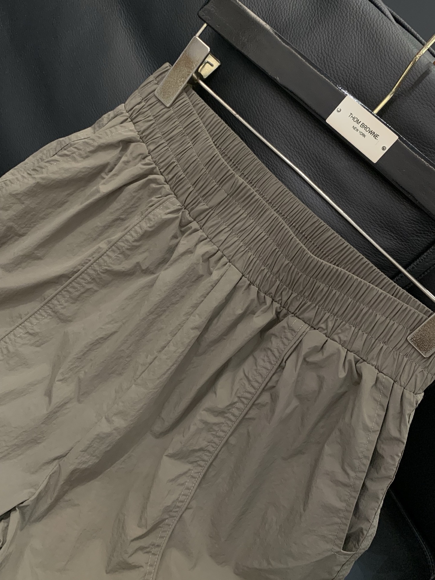 一套，Balenciaga 巴黎世家，2026春夏最新款，专柜同步有售，原单狠货，爆款时尚休闲套装，进口