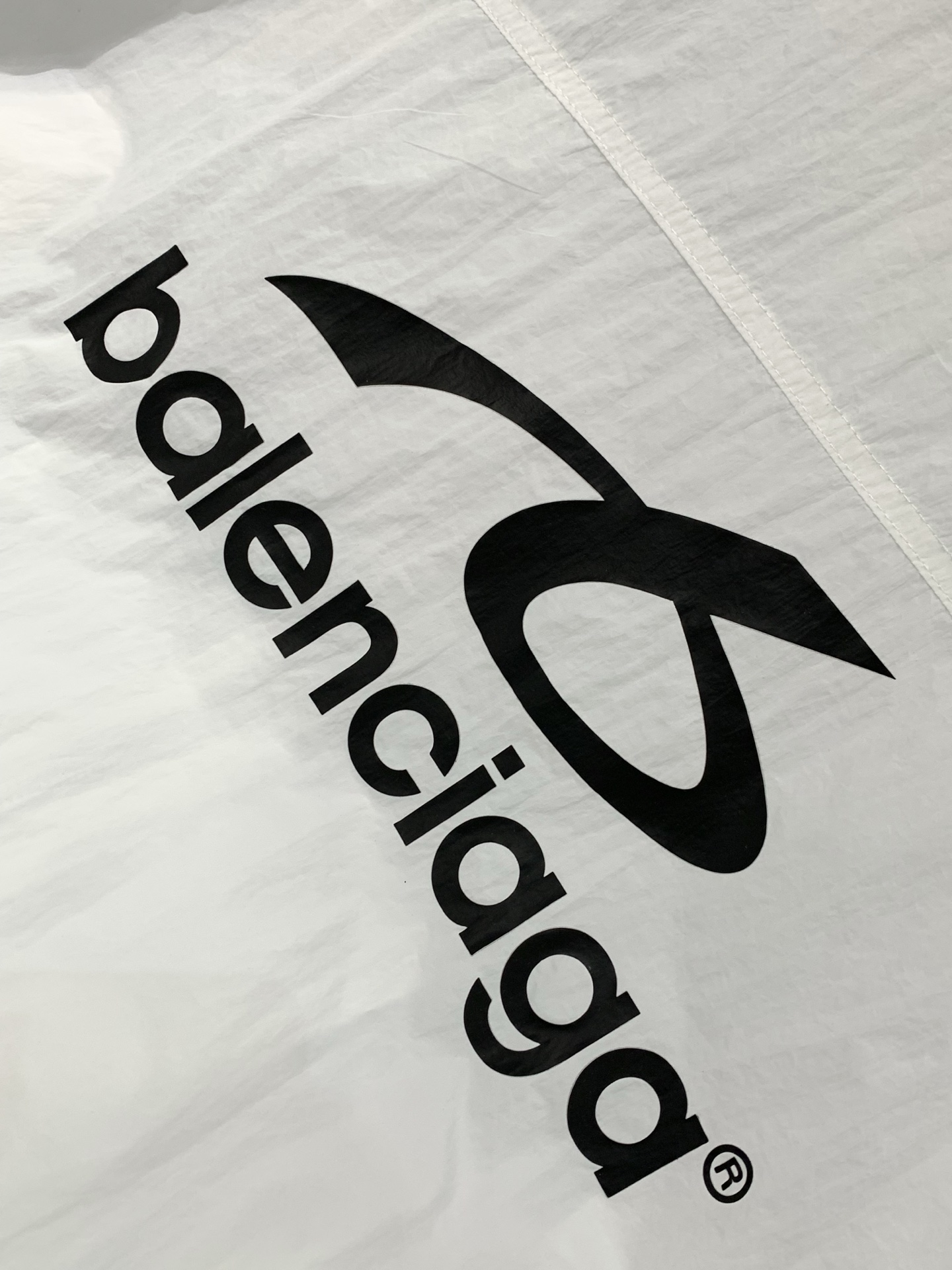 一套，Balenciaga 巴黎世家，2026春夏最新款，专柜同步有售，原单狠货，爆款时尚休闲套装，进口