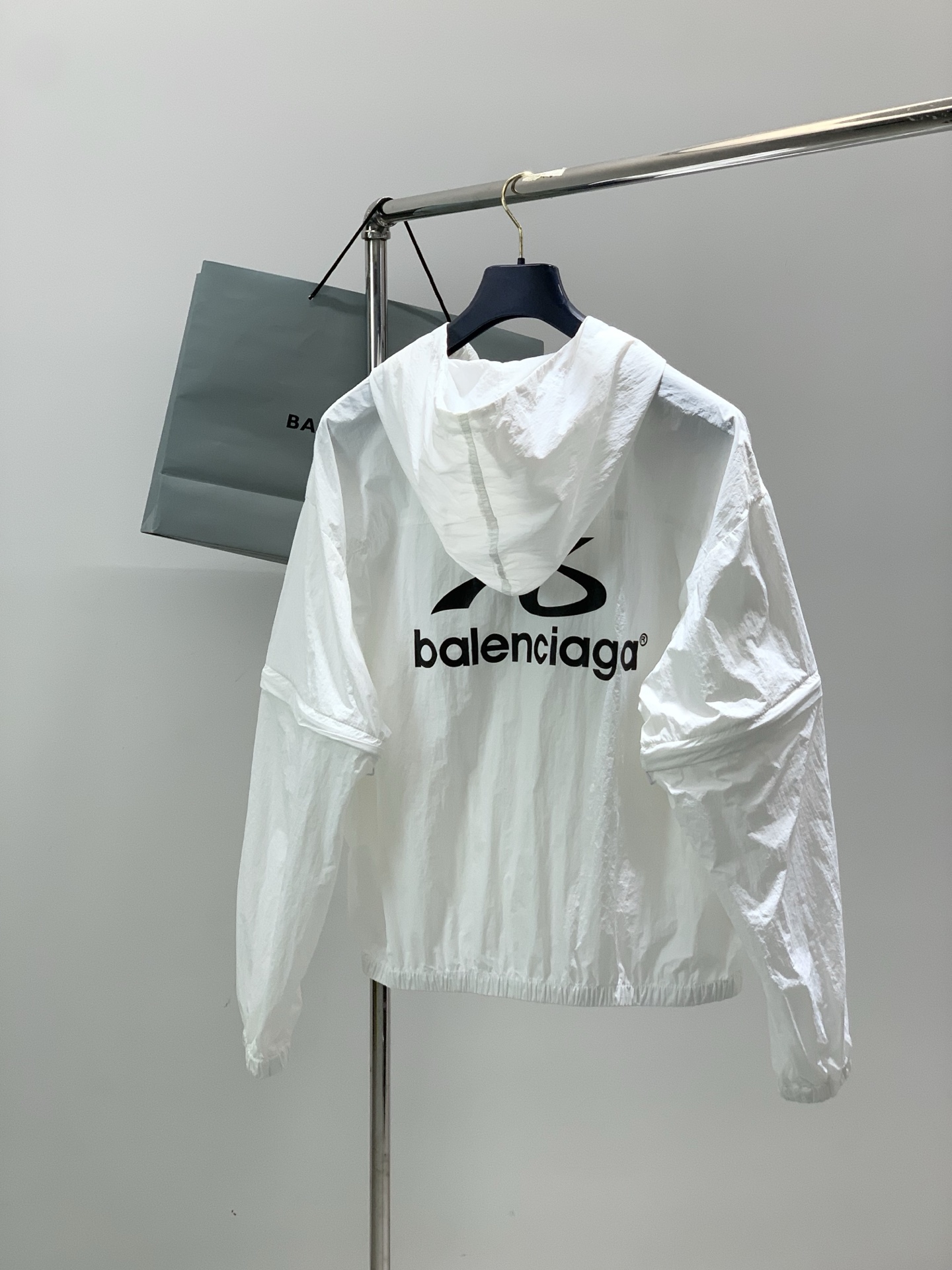 一套，Balenciaga 巴黎世家，2026春夏最新款，专柜同步有售，原单狠货，爆款时尚休闲套装，进口
