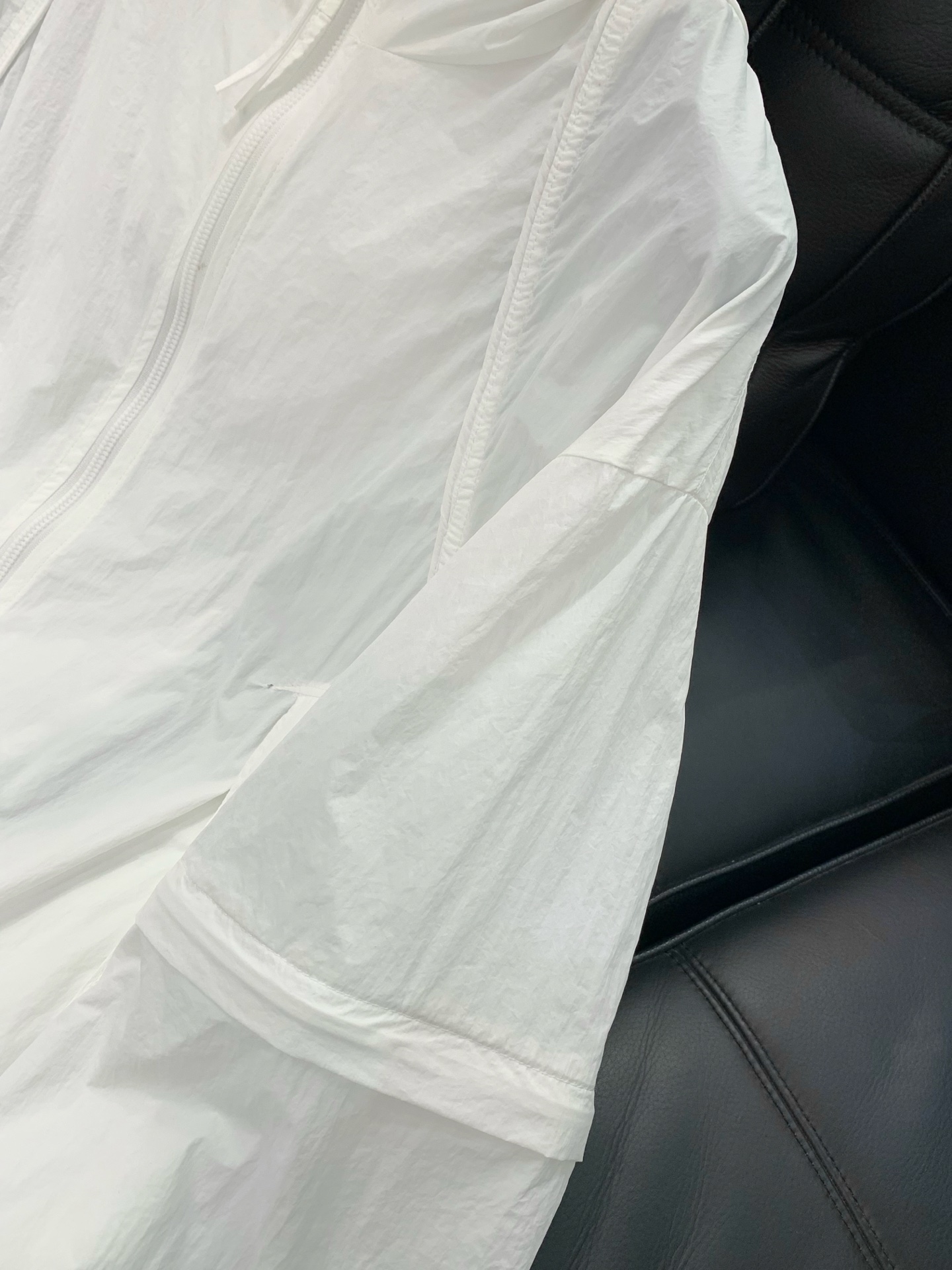 一套，Balenciaga 巴黎世家，2026春夏最新款，专柜同步有售，原单狠货，爆款时尚休闲套装，进口