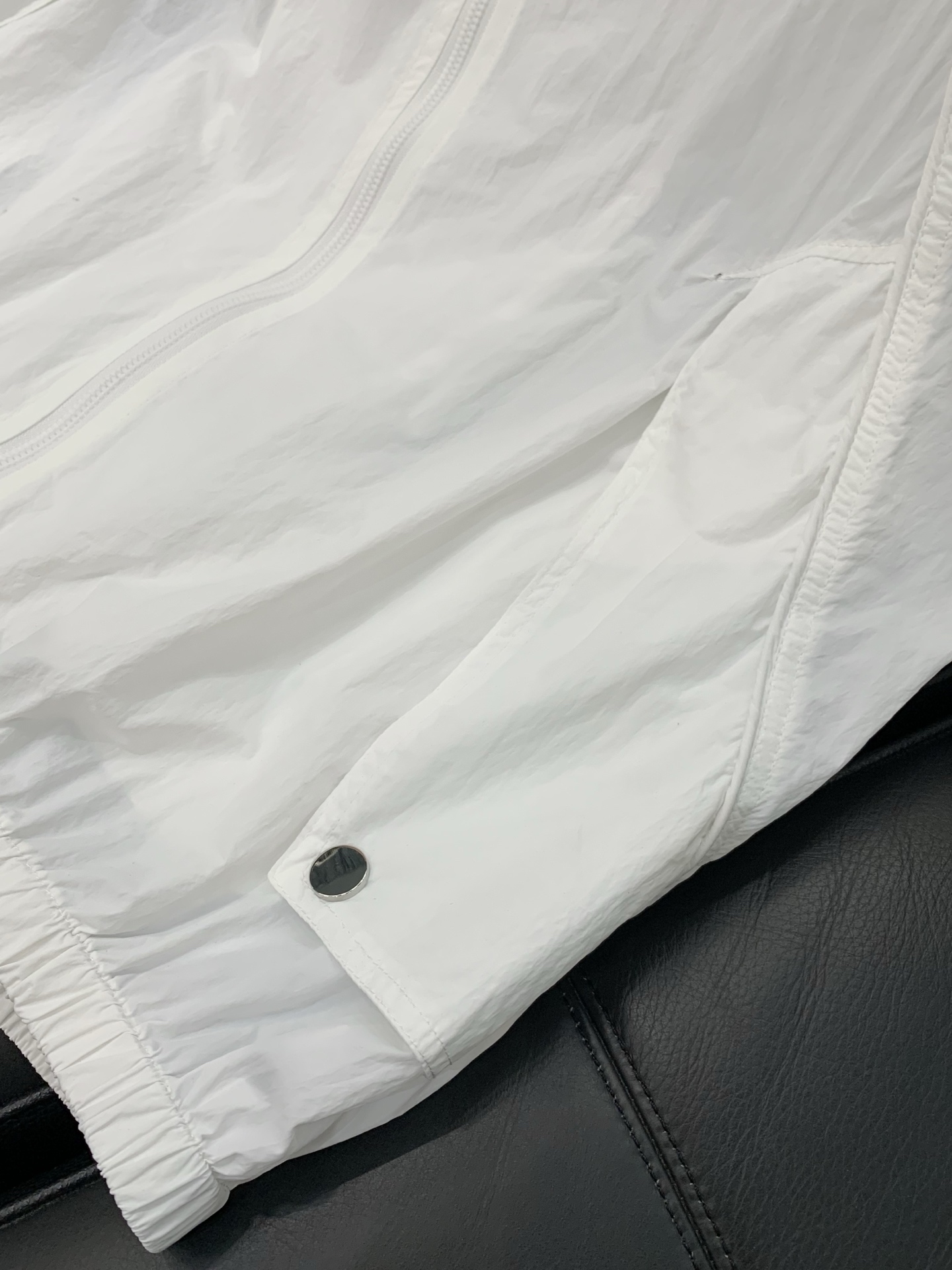 一套，Balenciaga 巴黎世家，2026春夏最新款，专柜同步有售，原单狠货，爆款时尚休闲套装，进口