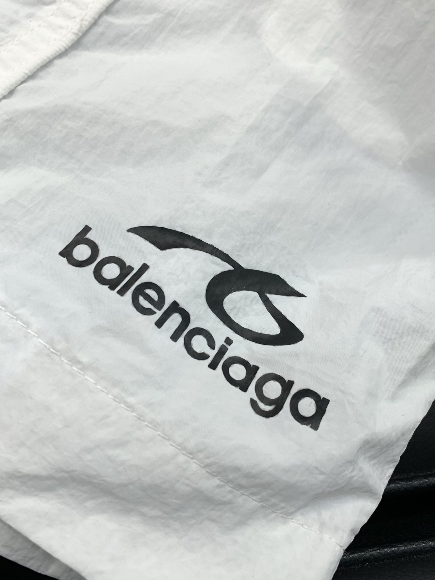 一套，Balenciaga 巴黎世家，2026春夏最新款，专柜同步有售，原单狠货，爆款时尚休闲套装，进口
