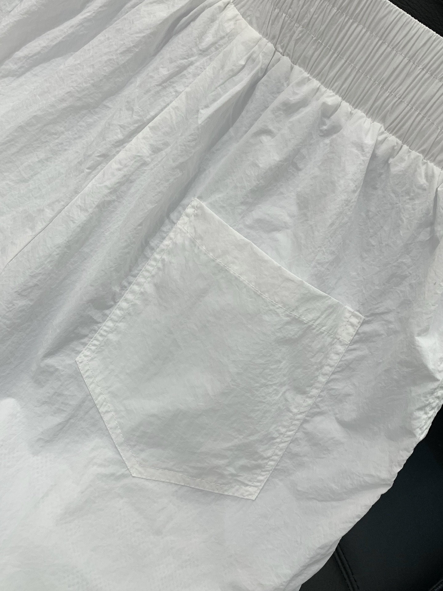 一套，Balenciaga 巴黎世家，2026春夏最新款，专柜同步有售，原单狠货，爆款时尚休闲套装，进口