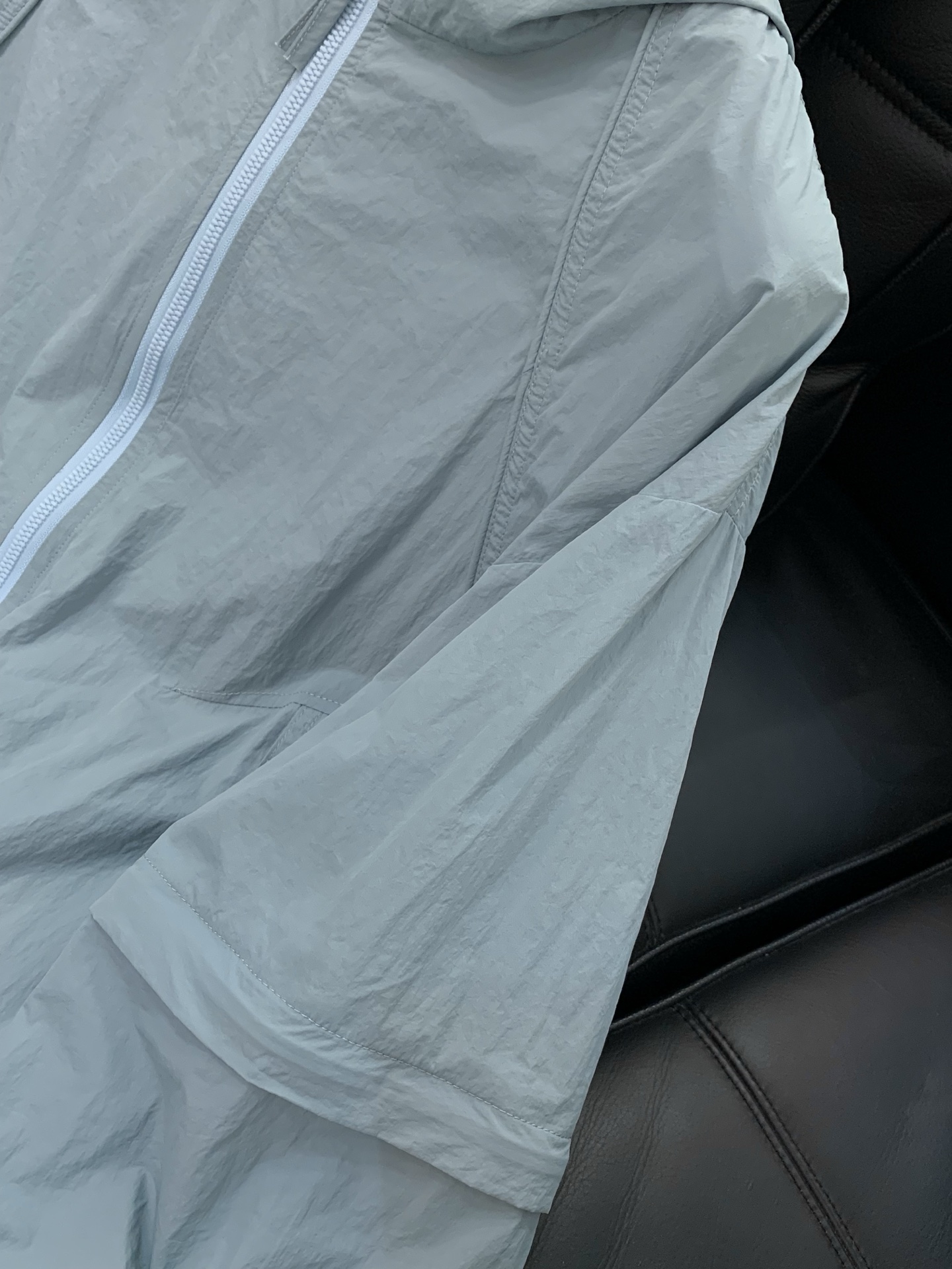 一套，Balenciaga 巴黎世家，2026春夏最新款，专柜同步有售，原单狠货，爆款时尚休闲套装，进口