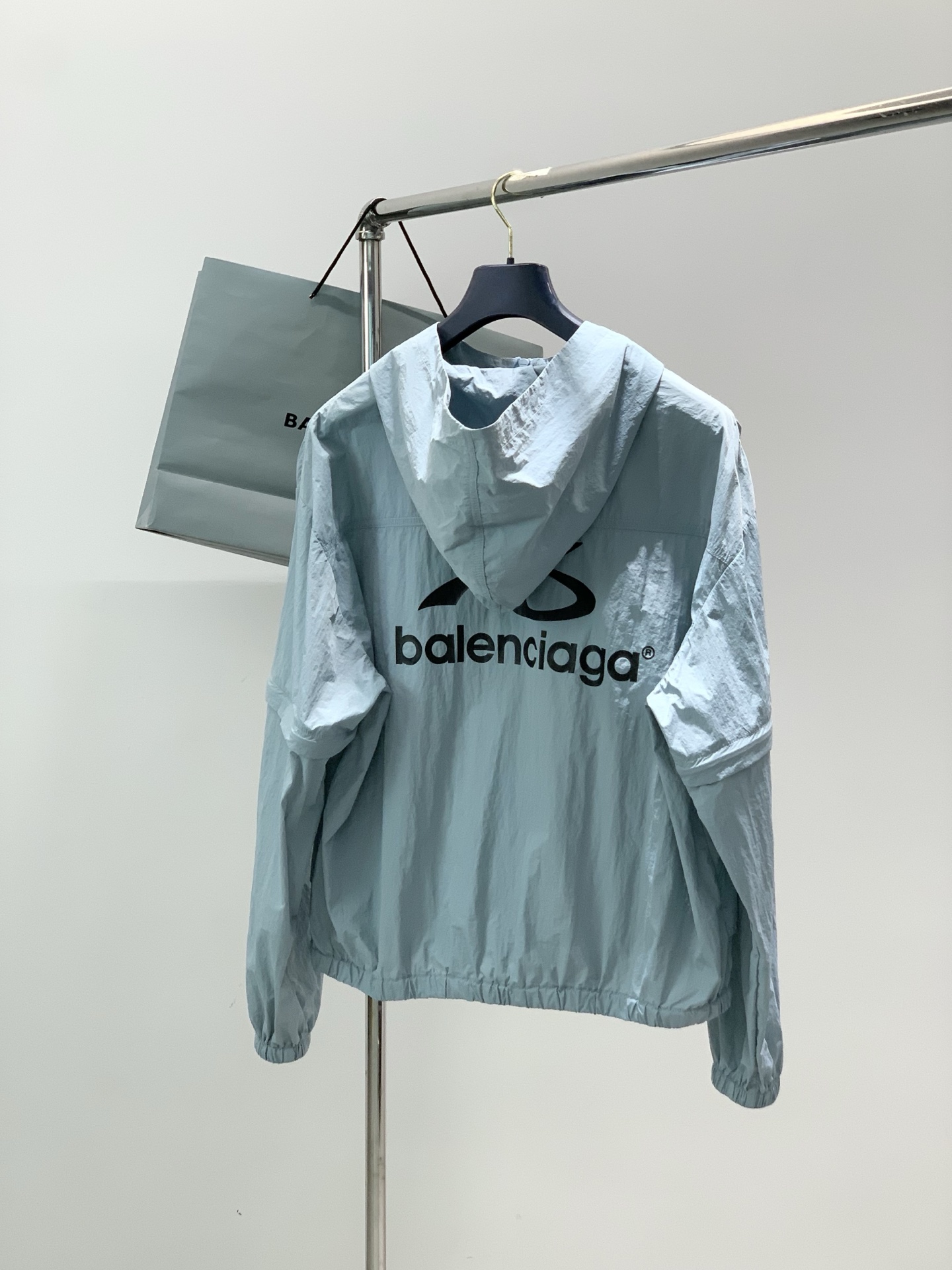 一套，Balenciaga 巴黎世家，2026春夏最新款，专柜同步有售，原单狠货，爆款时尚休闲套装，进口