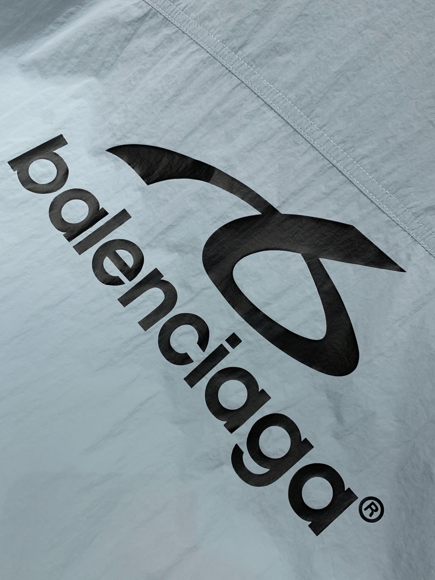 一套，Balenciaga 巴黎世家，2026春夏最新款，专柜同步有售，原单狠货，爆款时尚休闲套装，进口
