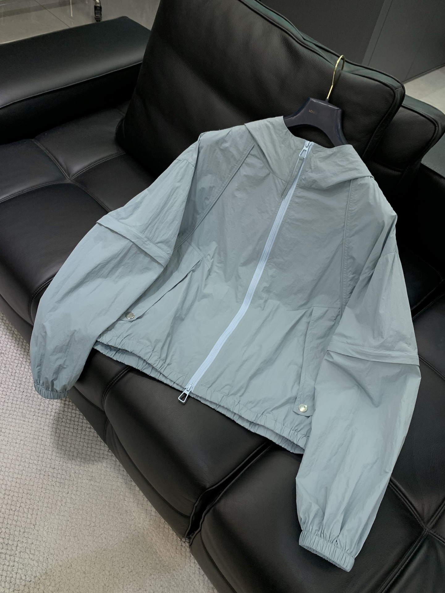 一套，Balenciaga 巴黎世家，2026春夏最新款，专柜同步有售，原单狠货，爆款时尚休闲套装，进口
